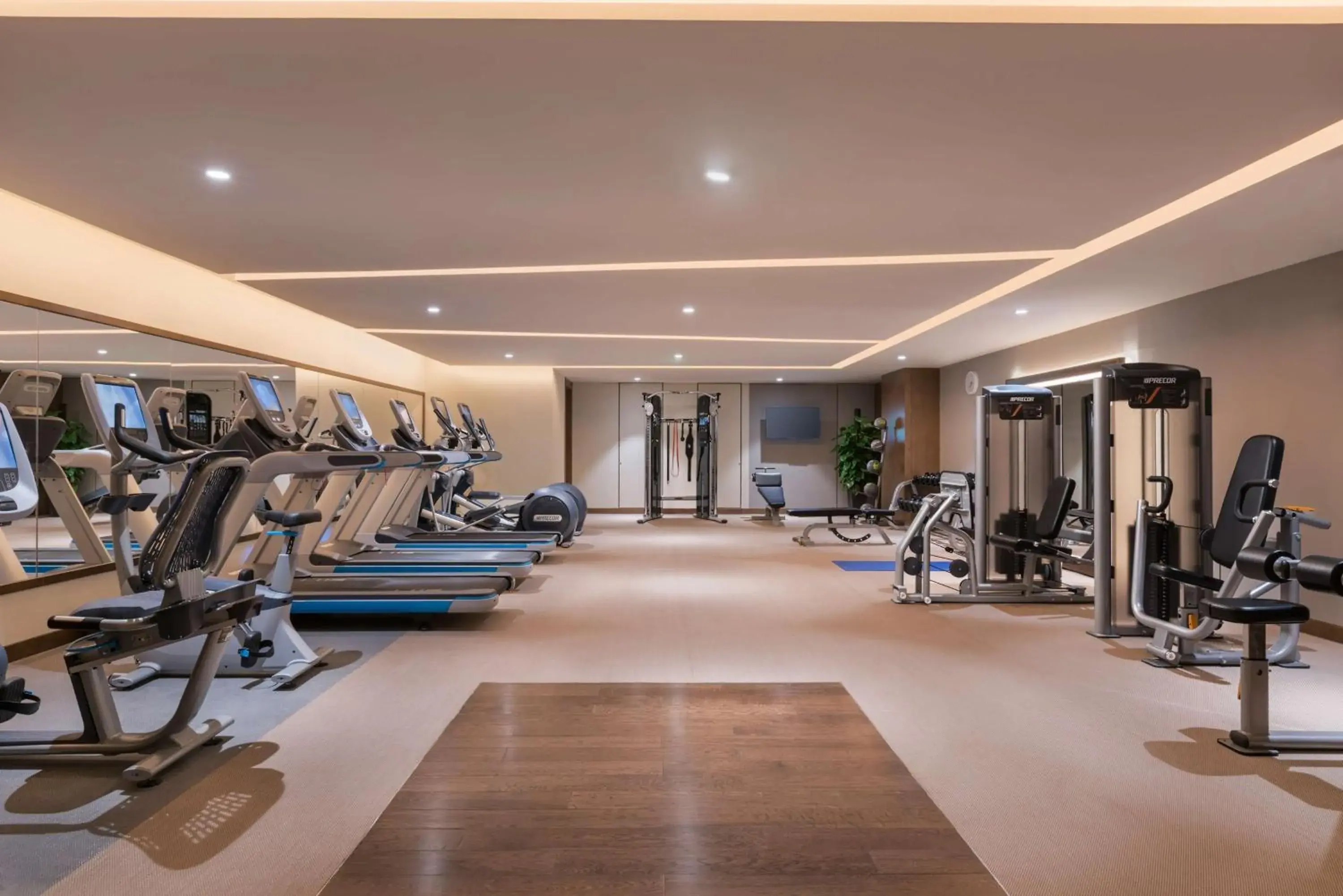 Fitness centre/facilities in DoubleTree by Hilton Hotel Shiyan Fitness centre/facilities in DoubleTree by Hilton Hotel Shiyan