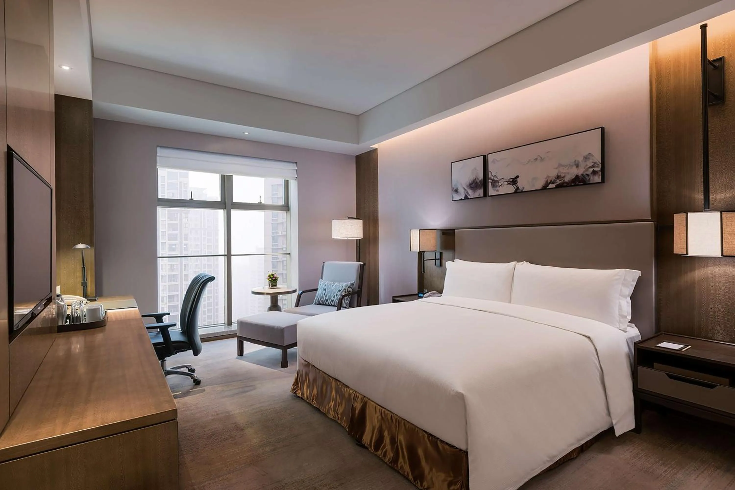 Bedroom, Bed in DoubleTree by Hilton Hotel Shiyan