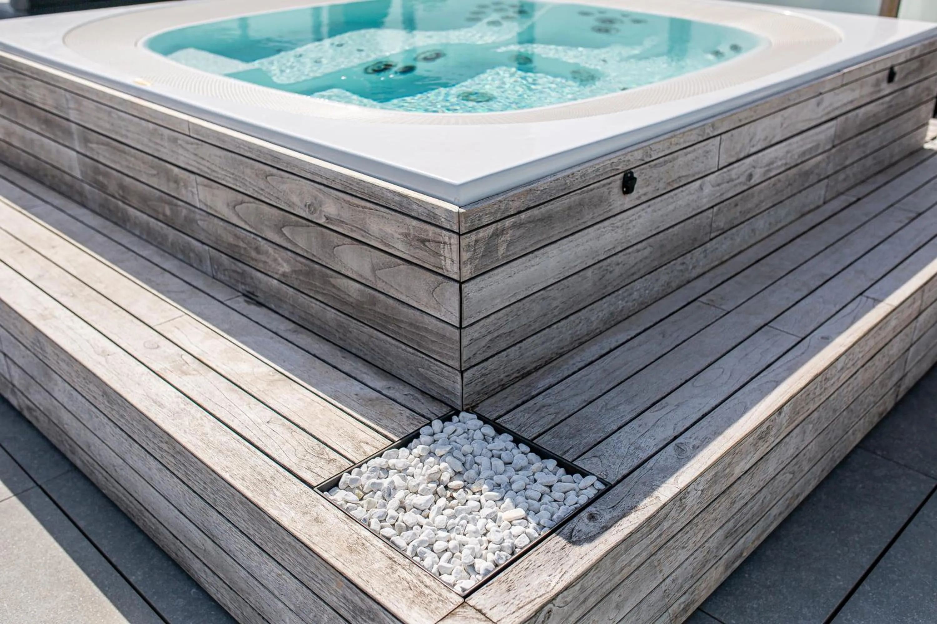 Solarium in Monaco Suites Hotel