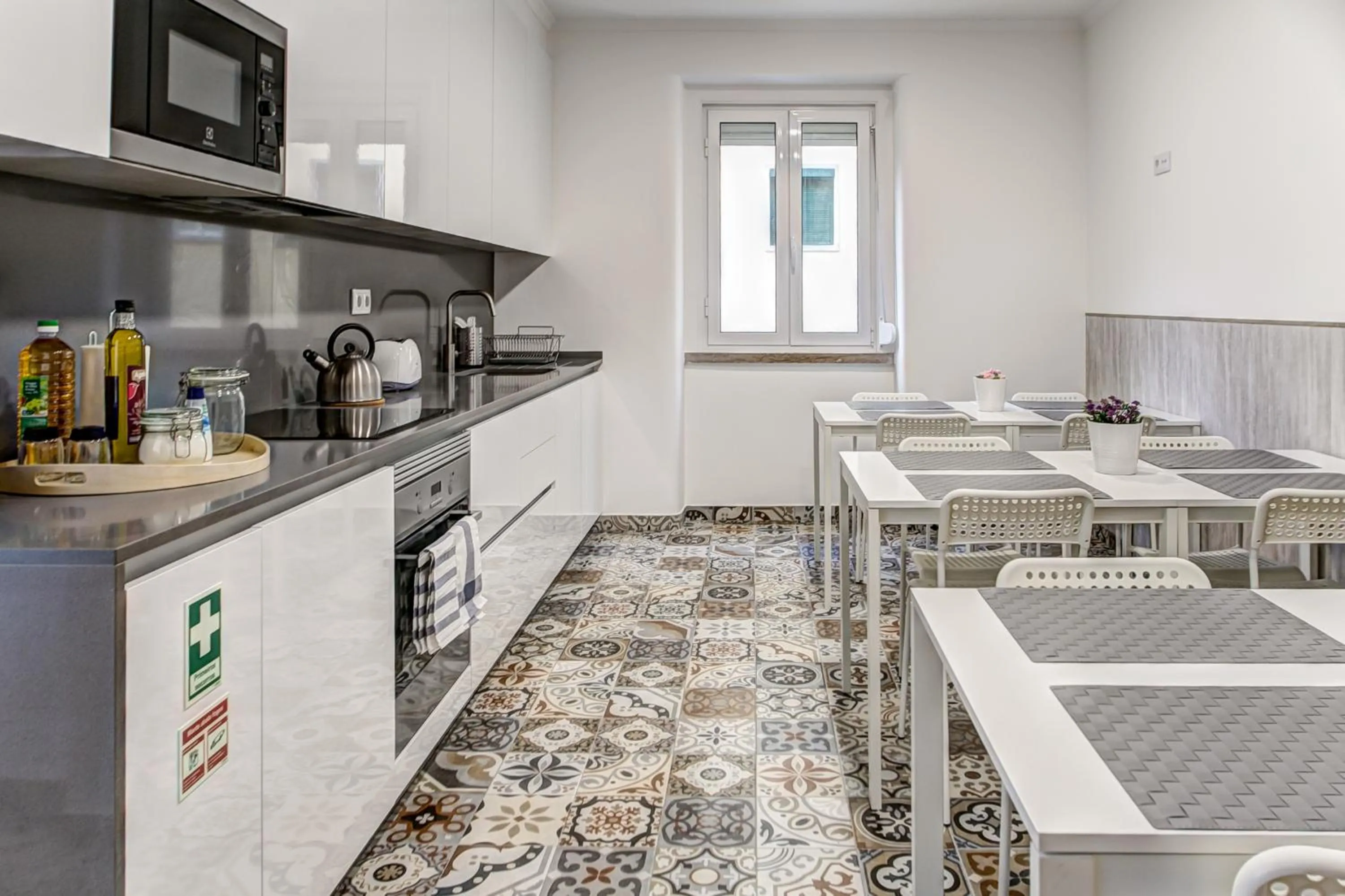 Coffee/tea facilities in Home Out Rooms & Apartments