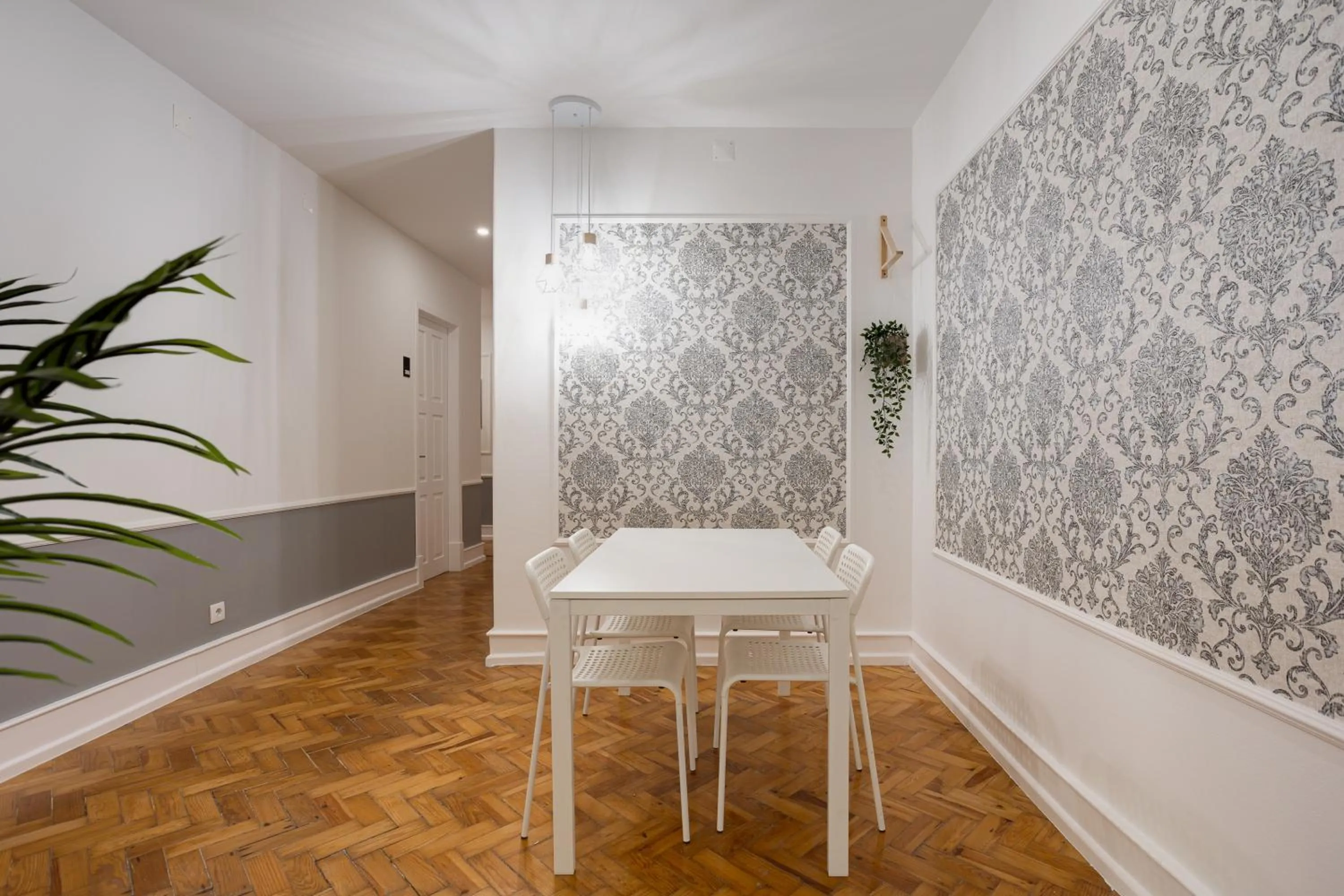 Seating area in Home Out Rooms & Apartments