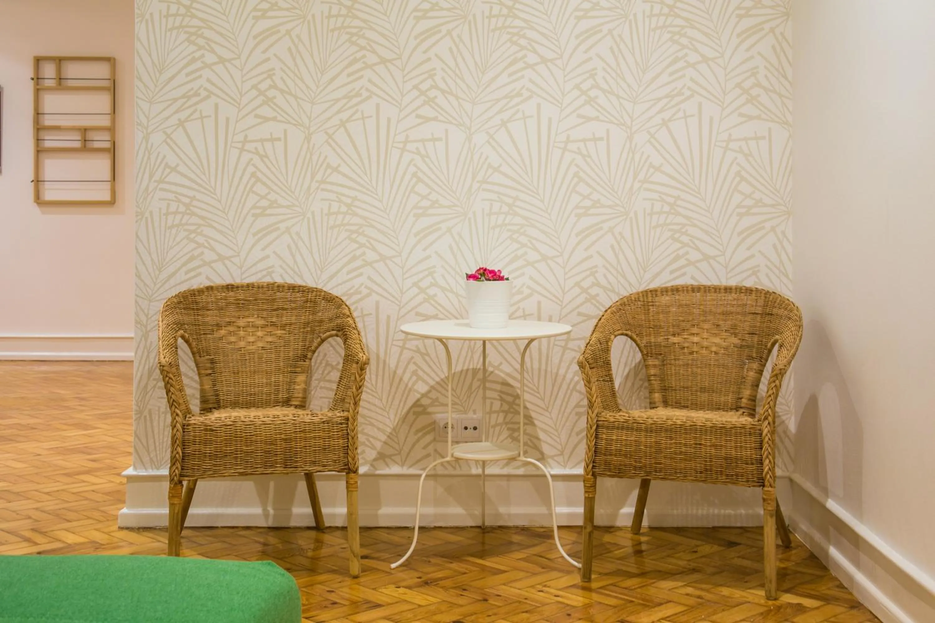 Living room in Home Out Rooms & Apartments