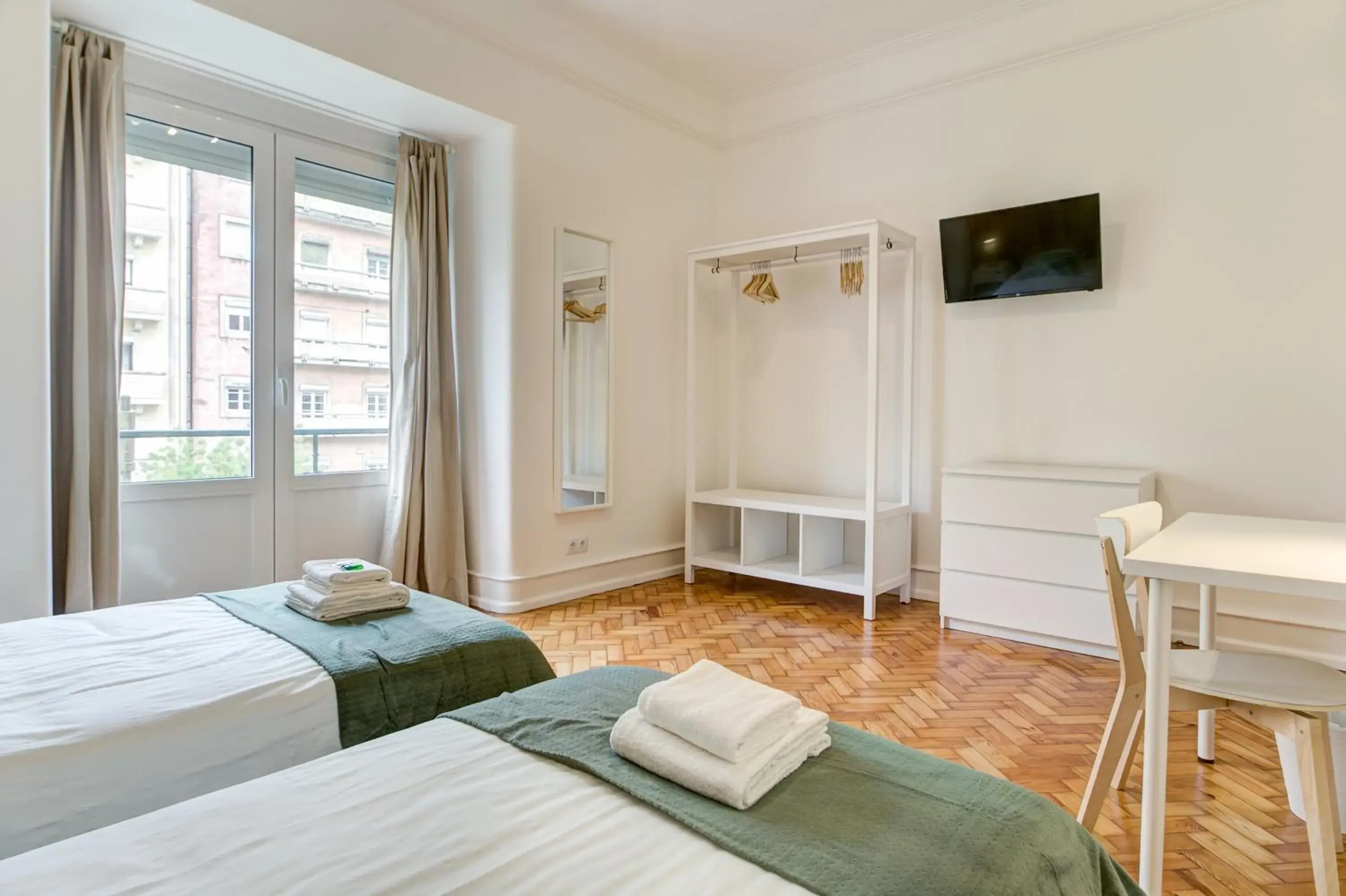 Suite with Balcony in Home Out Rooms & Apartments Suite with Balcony in Home Out Rooms & Apartments