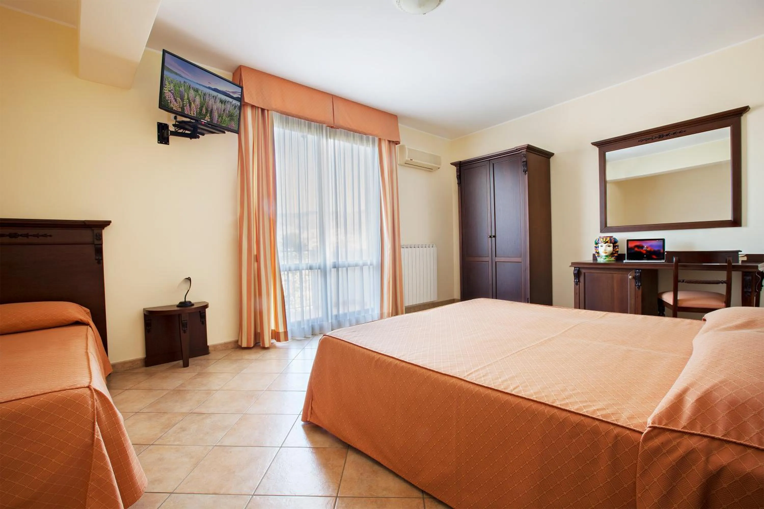 Photo of the whole room, Bed in Hotel Terra degli Elimi