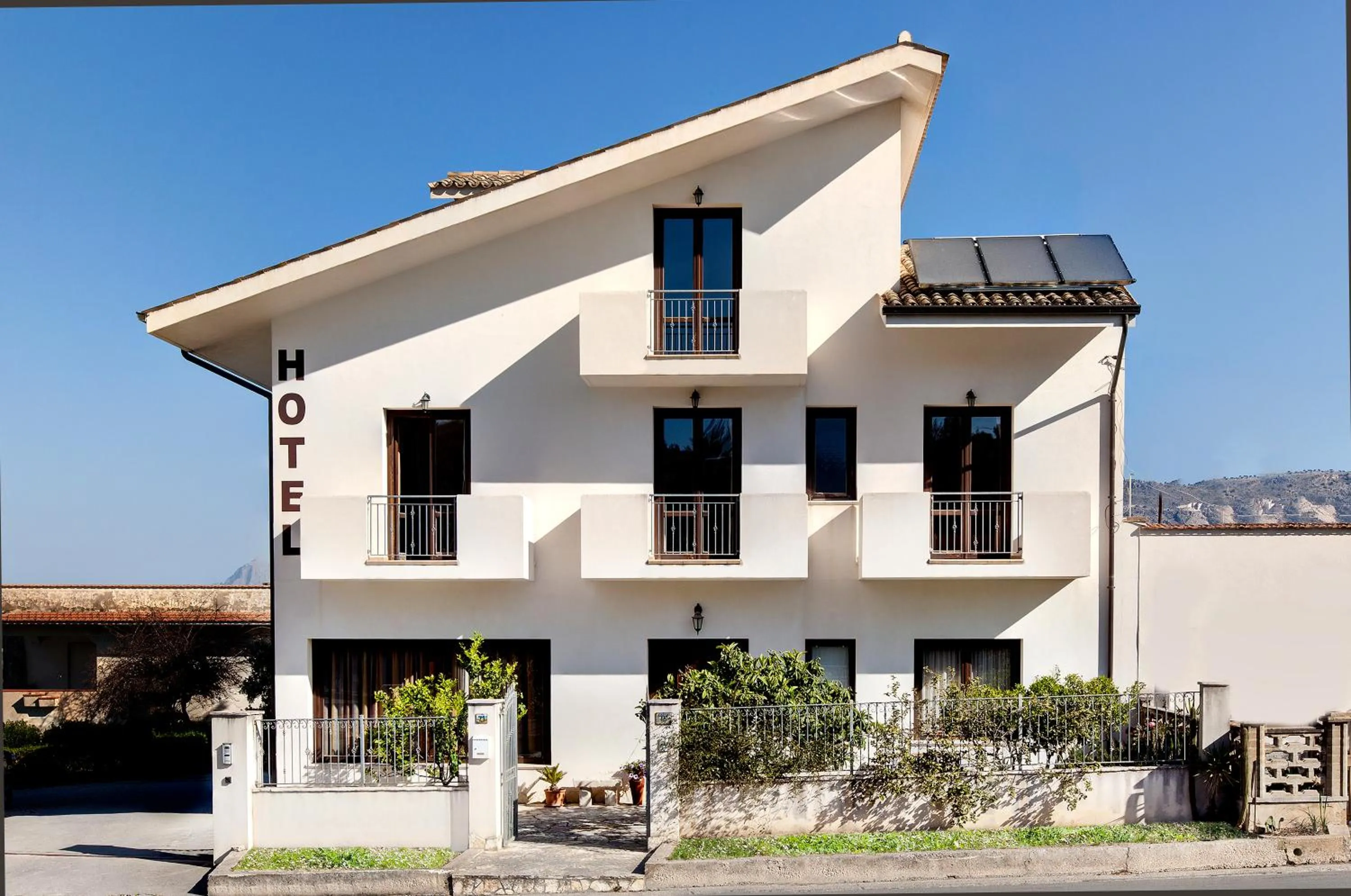 Property building in Hotel Terra degli Elimi