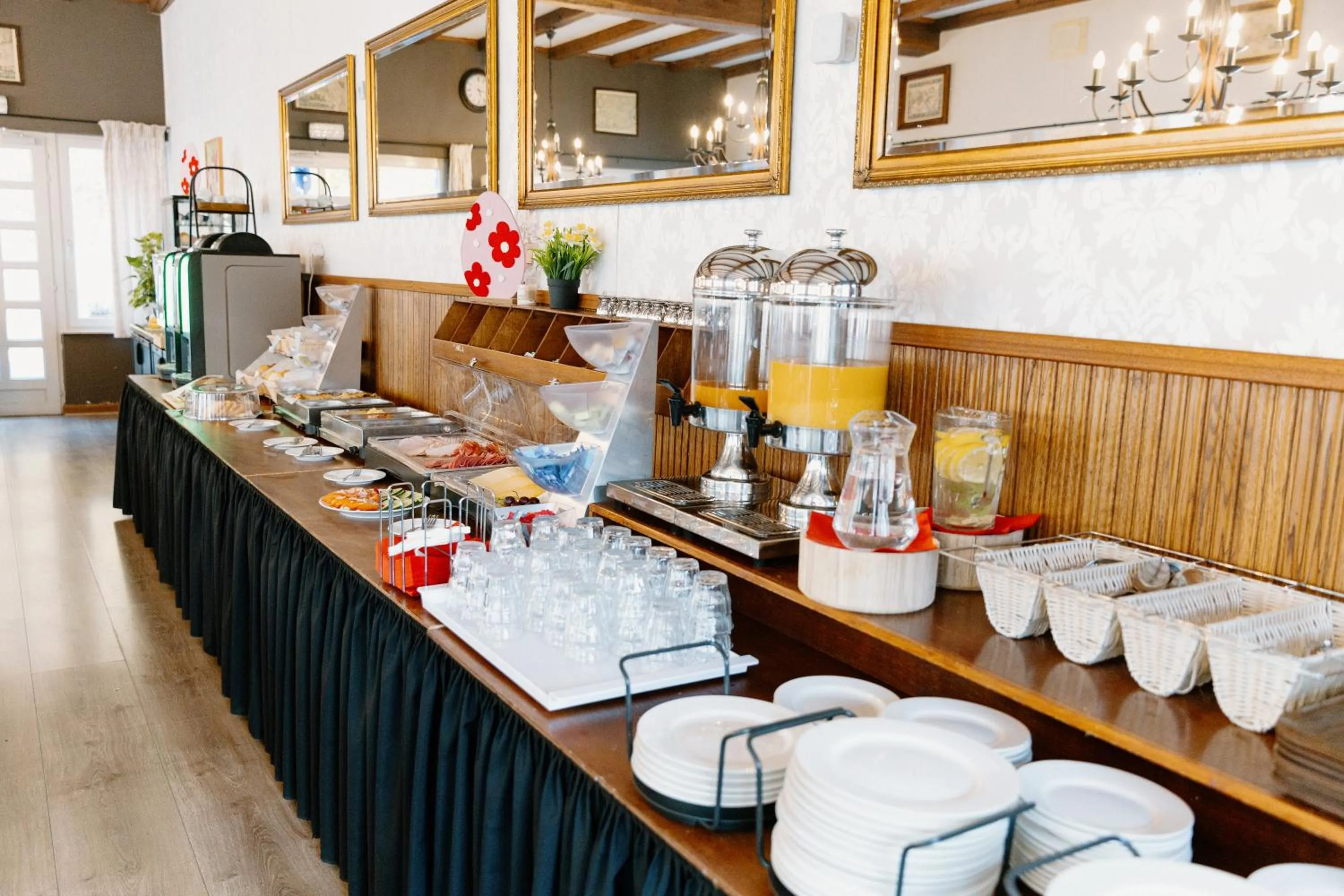 Buffet breakfast in Hotel L'eau Vive