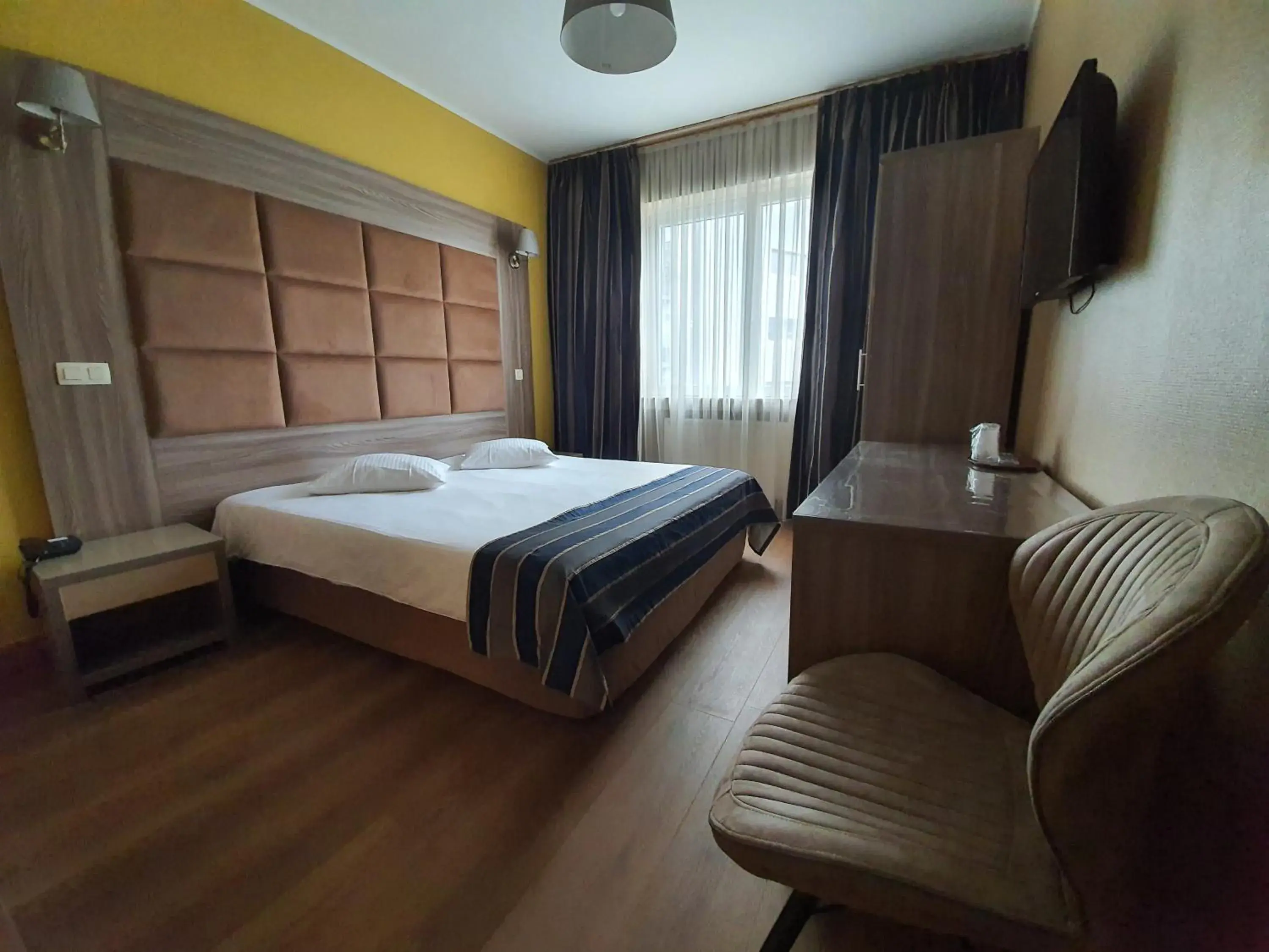 Garden view, Bed in Hotel Midi-Zuid Garden view, Bed in Hotel Midi-Zuid