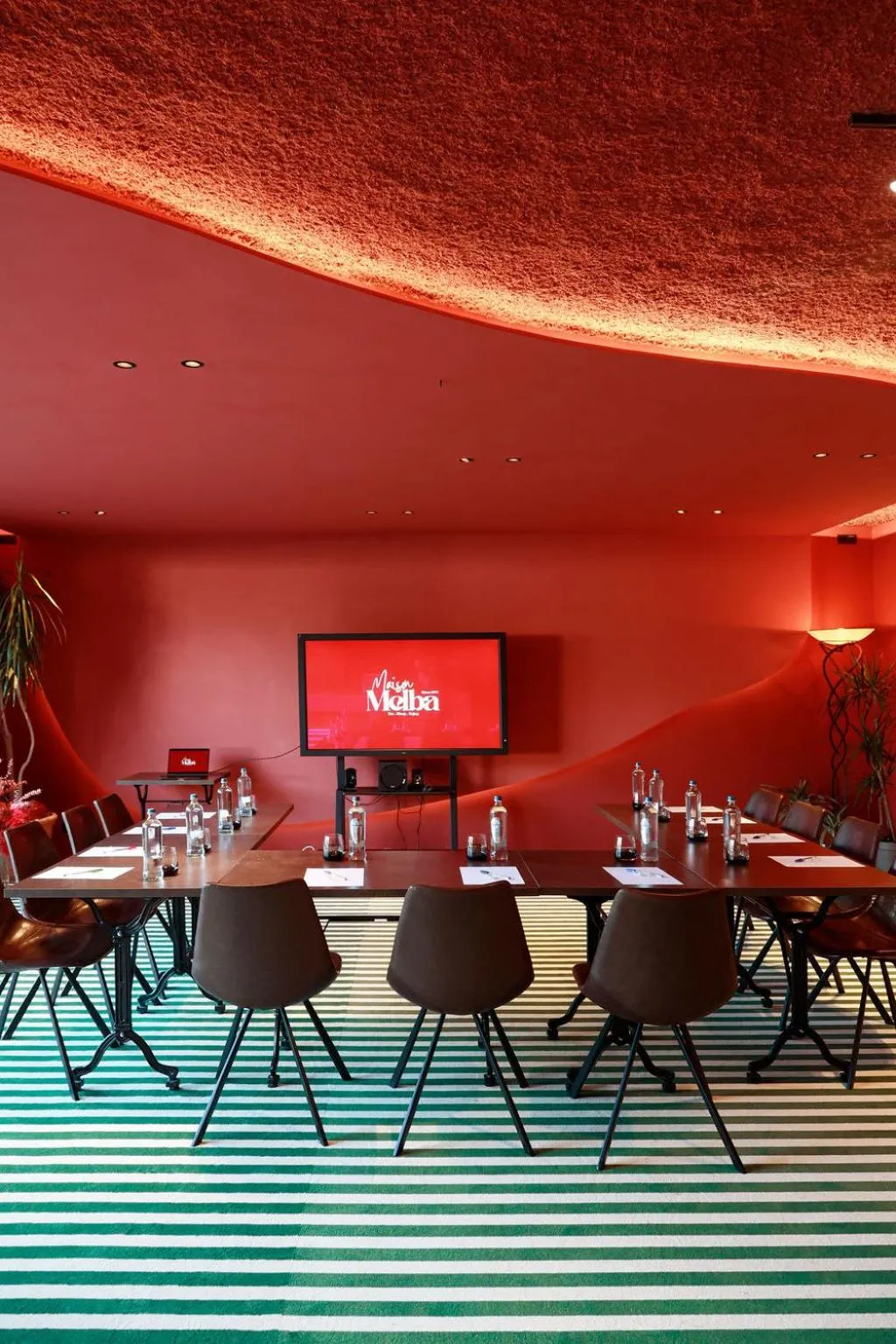 Communal lounge/ TV room in Hotel Melba