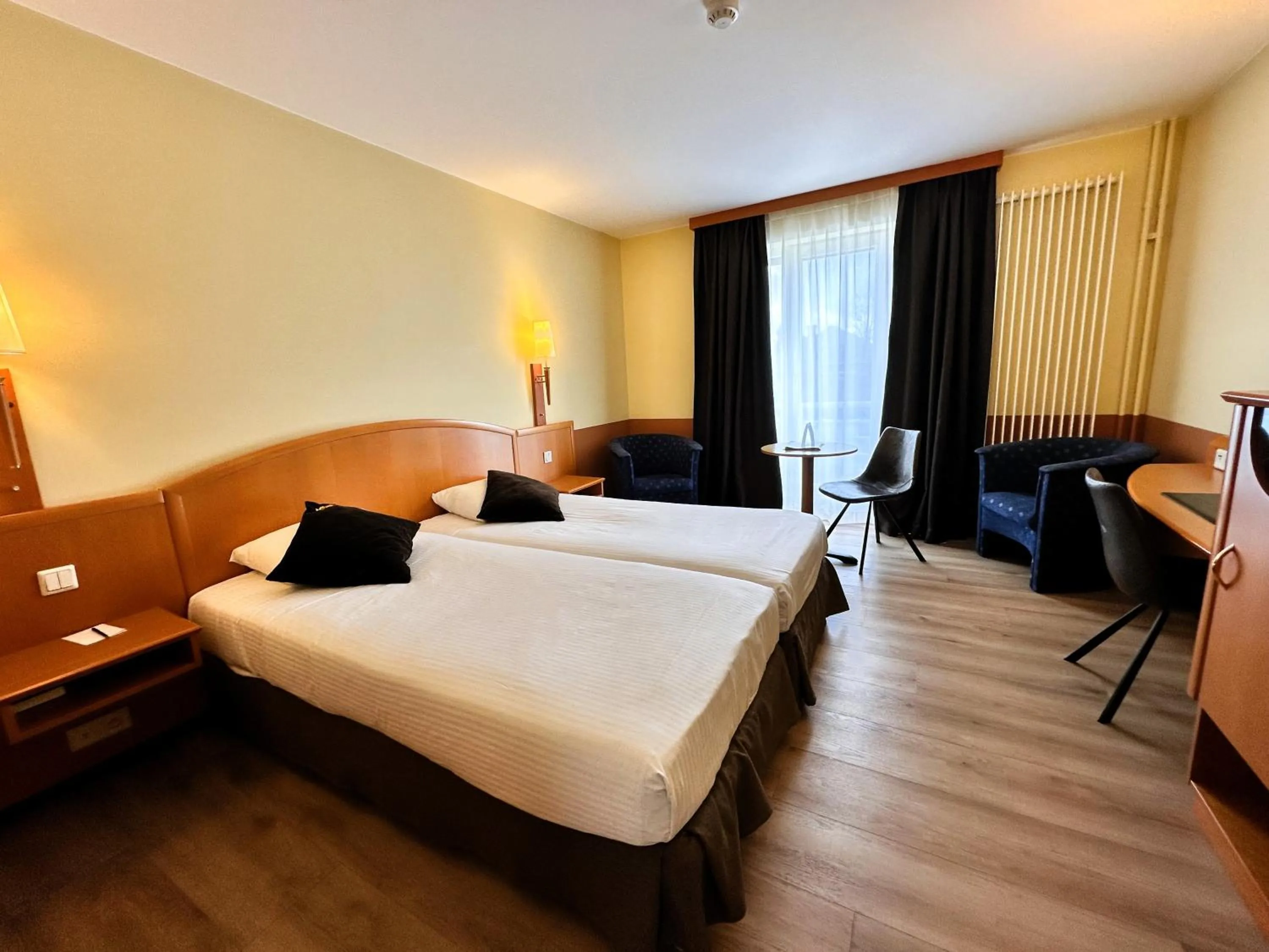 Photo of the whole room, Bed in Hotel Melba