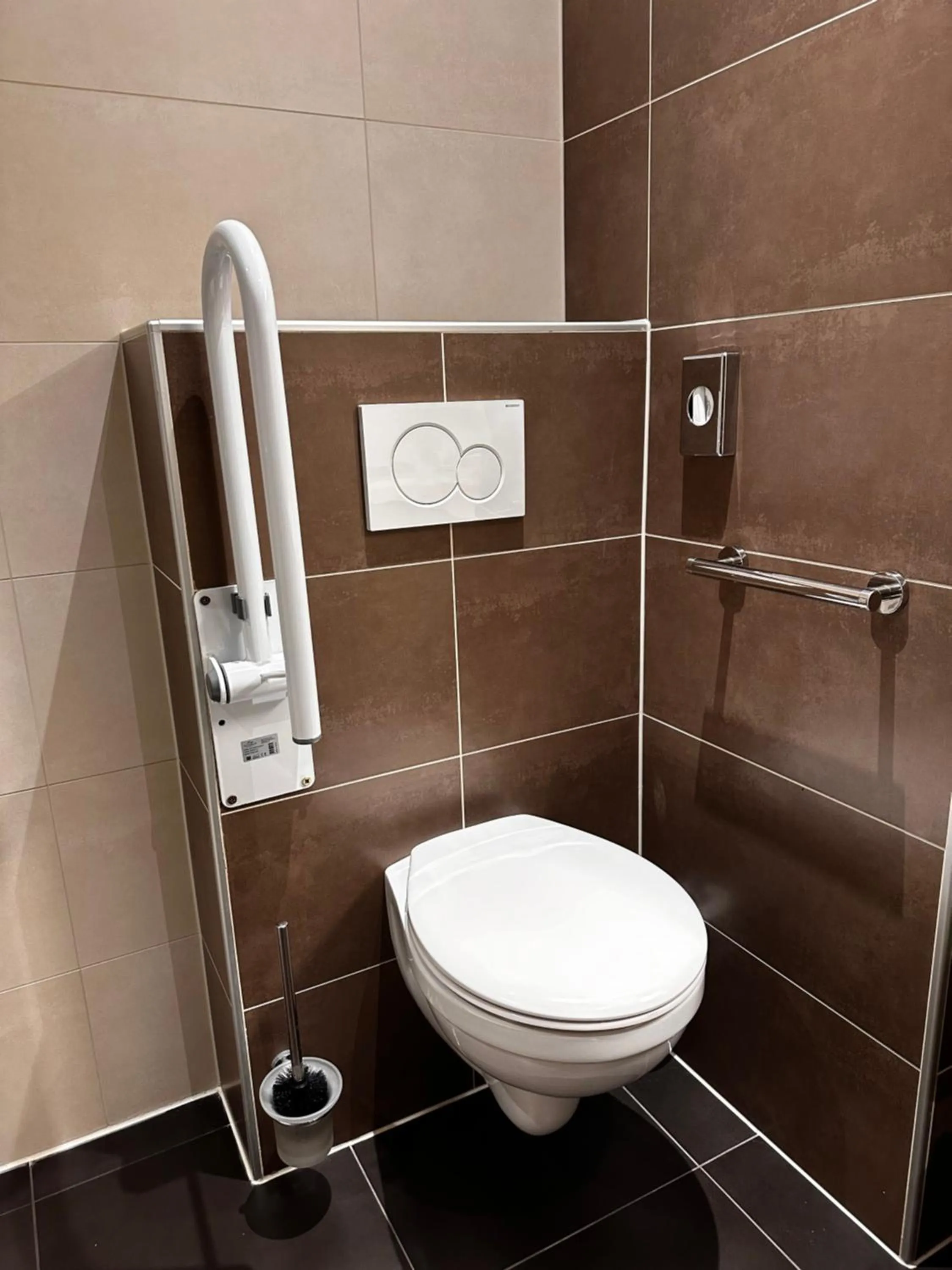 Toilet in Hotel Melba