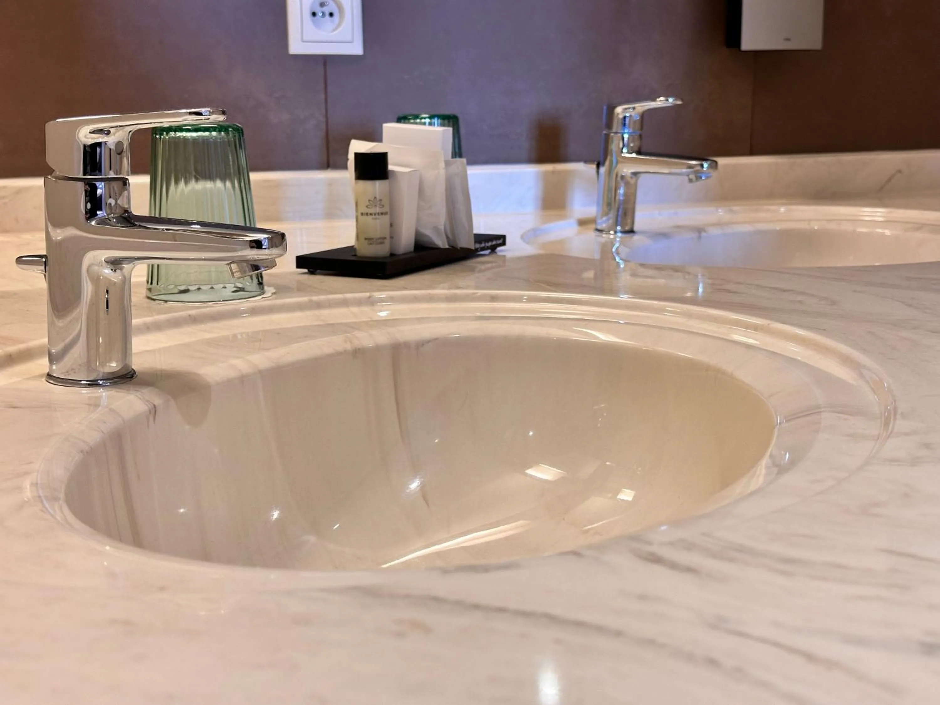 Bathroom in Hotel Melba