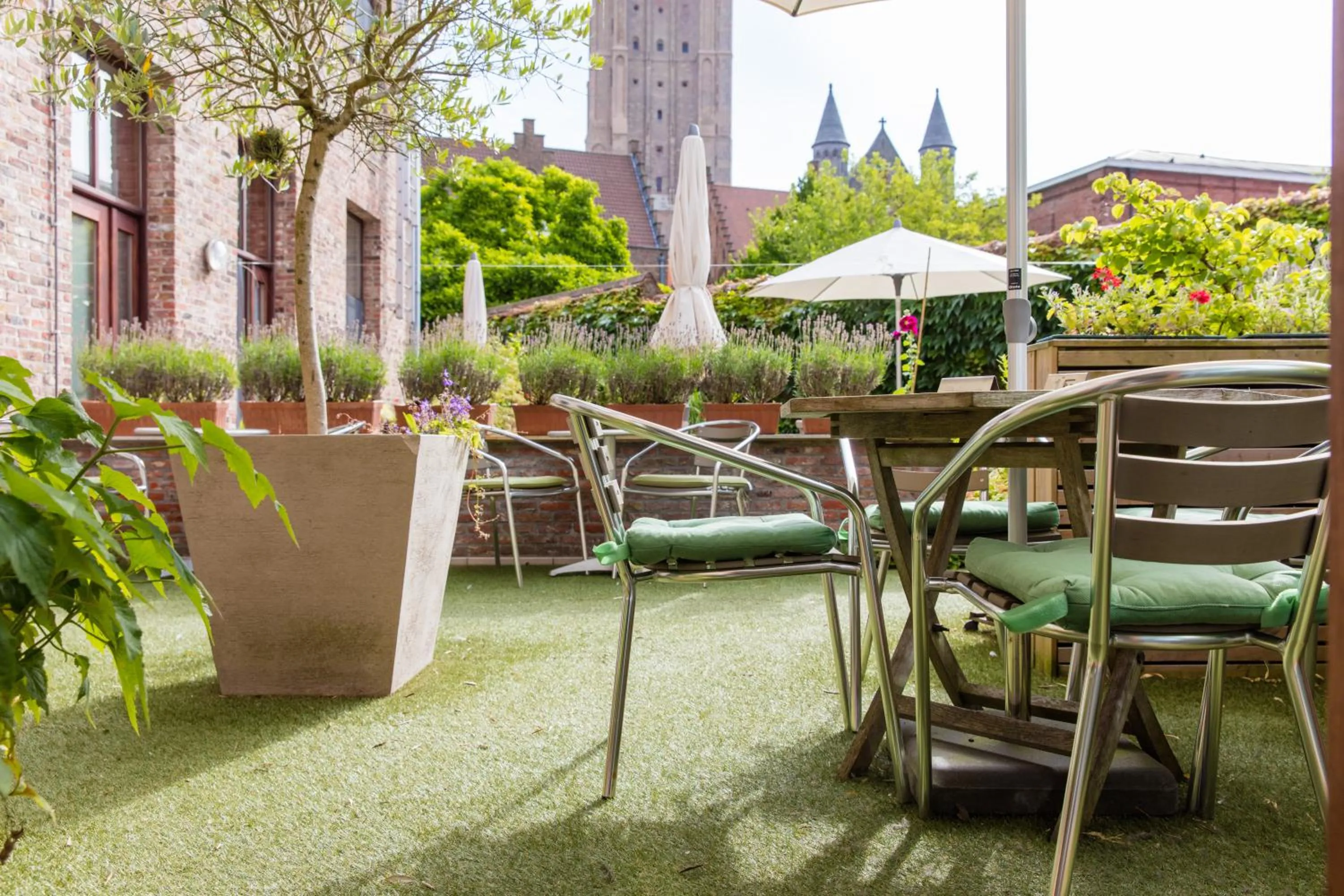 Patio in Bonobo Apartments