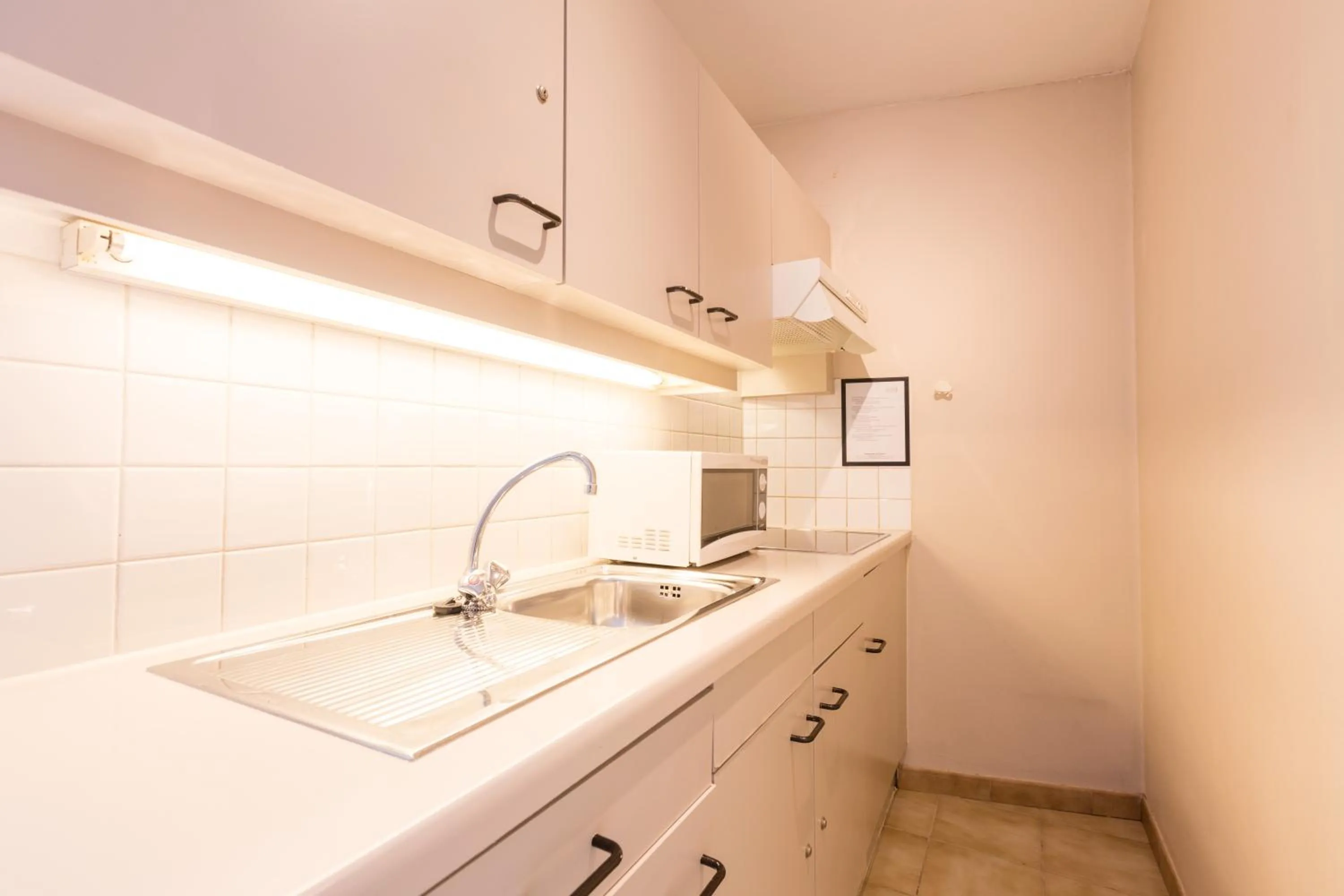 Kitchen or kitchenette in Bonobo Apartments