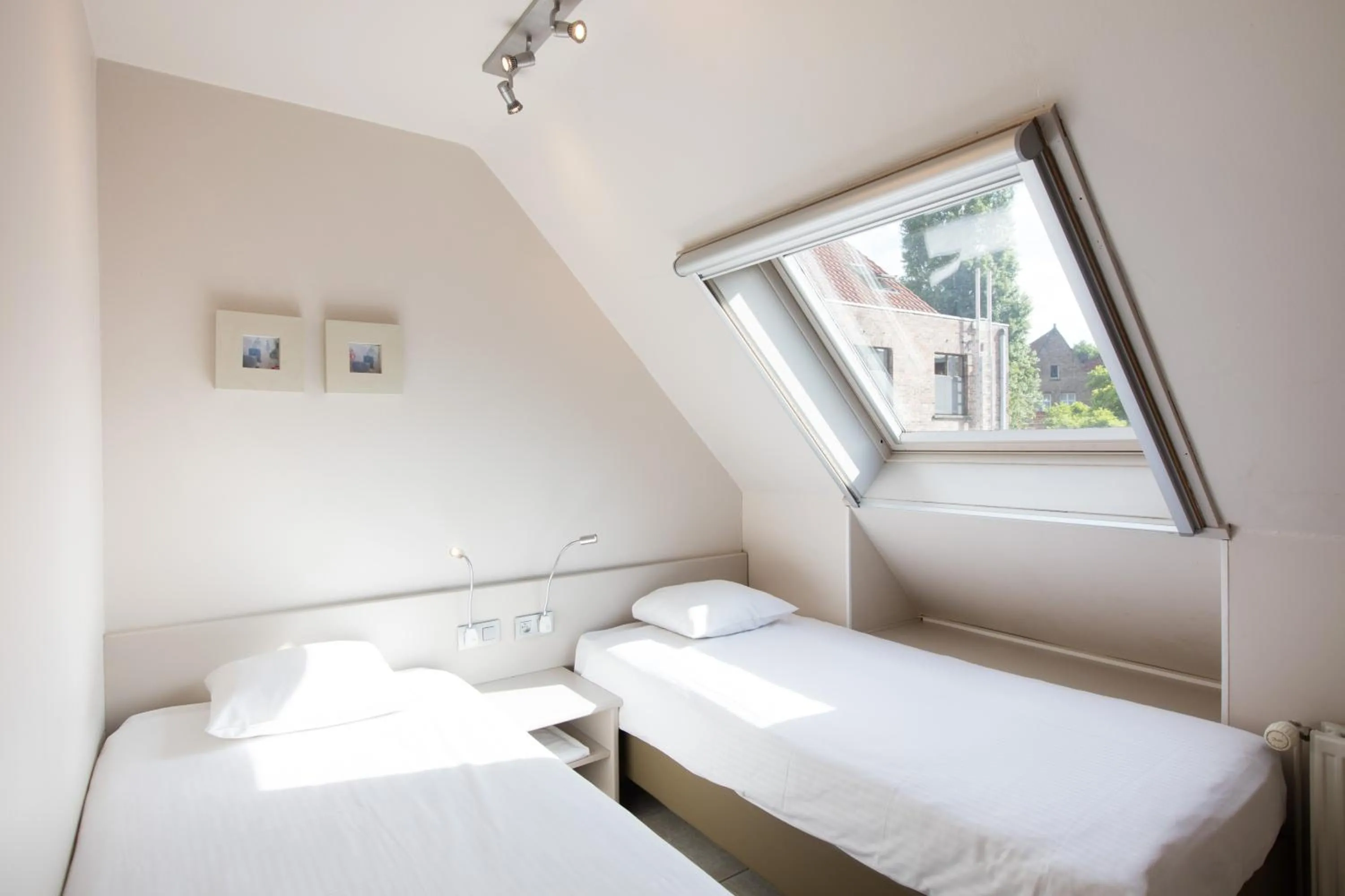 Day, Bed in Bonobo Apartments