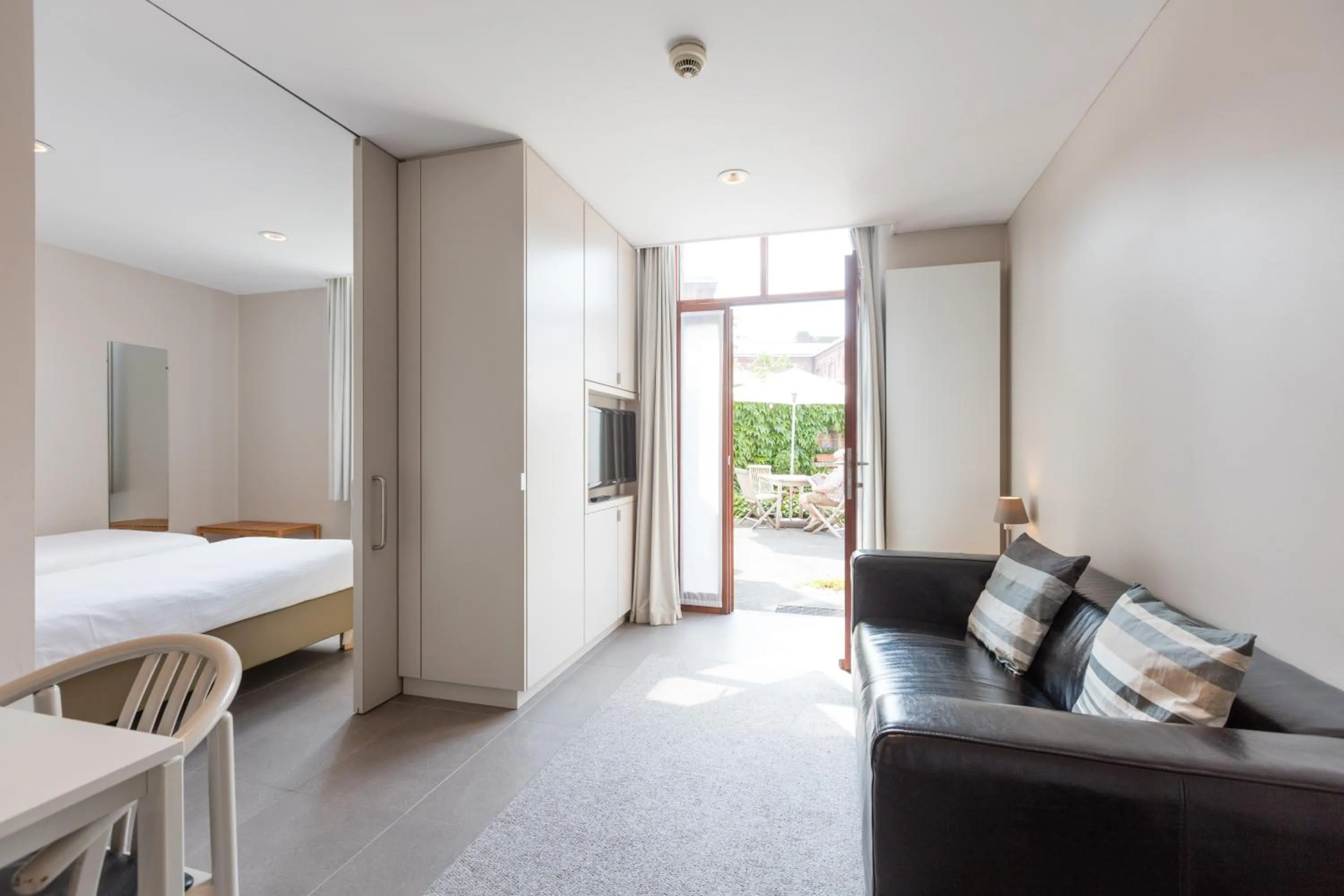 Day, Bed in Bonobo Apartments