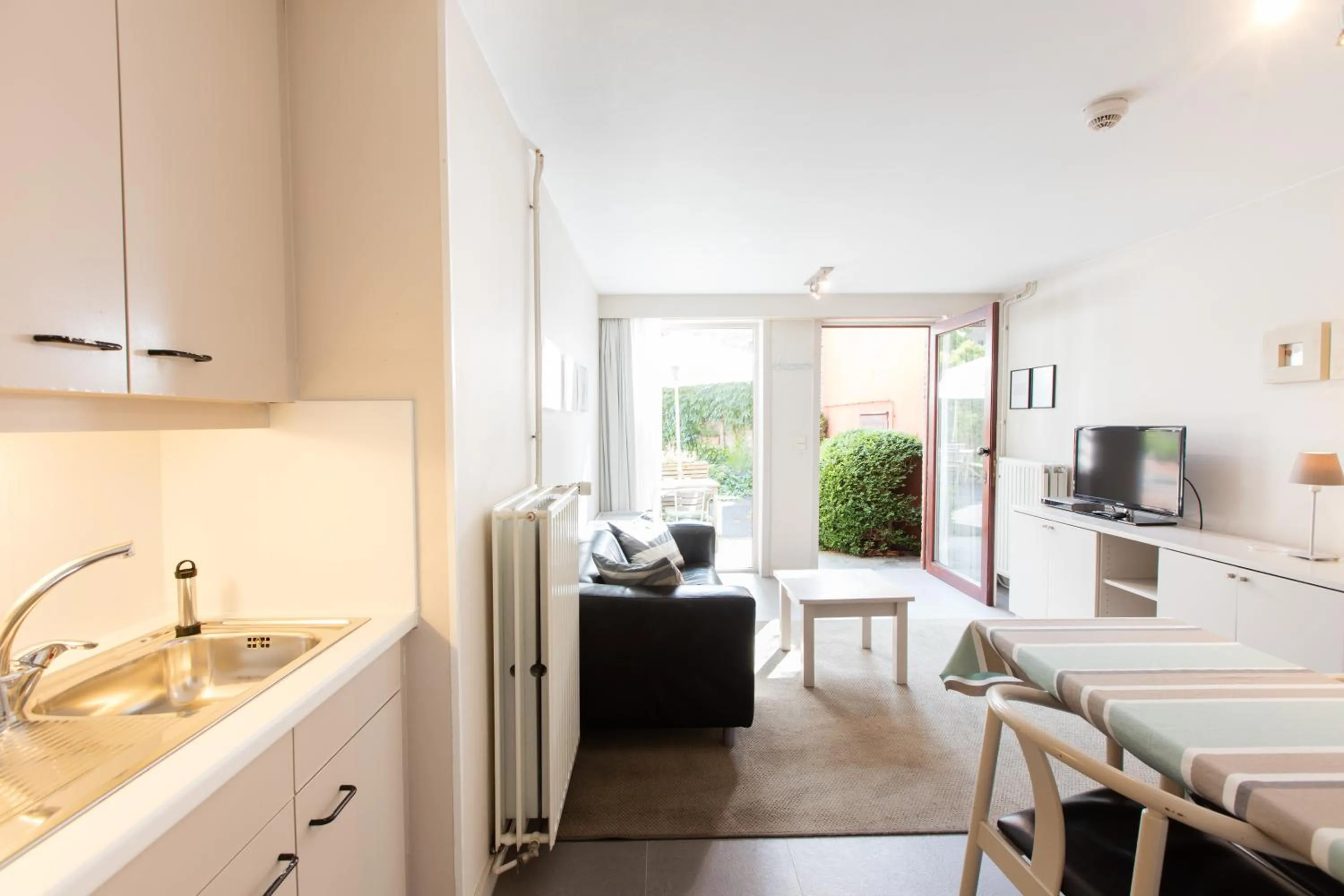 Day in Bonobo Apartments