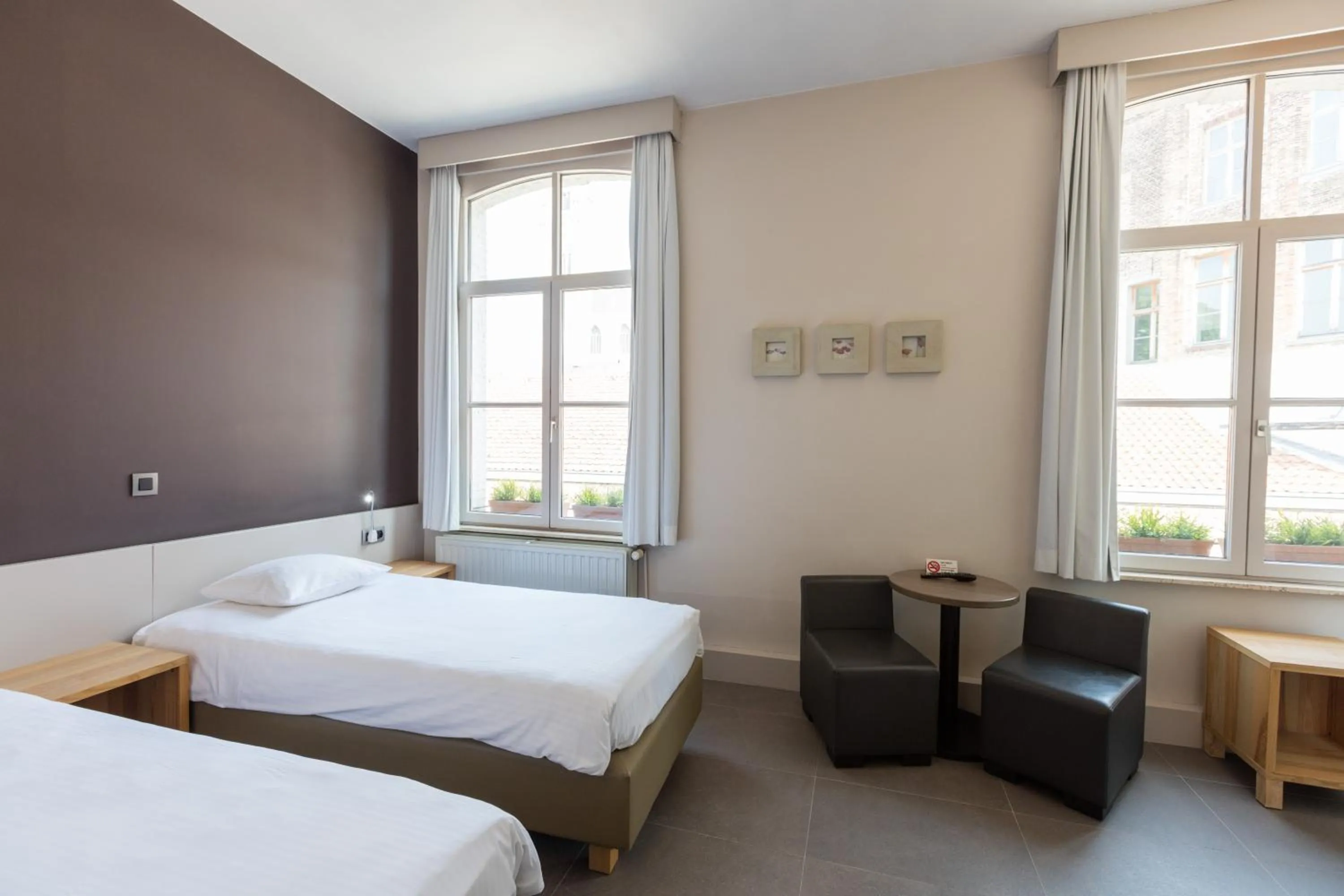 Day, Bed in Bonobo Apartments