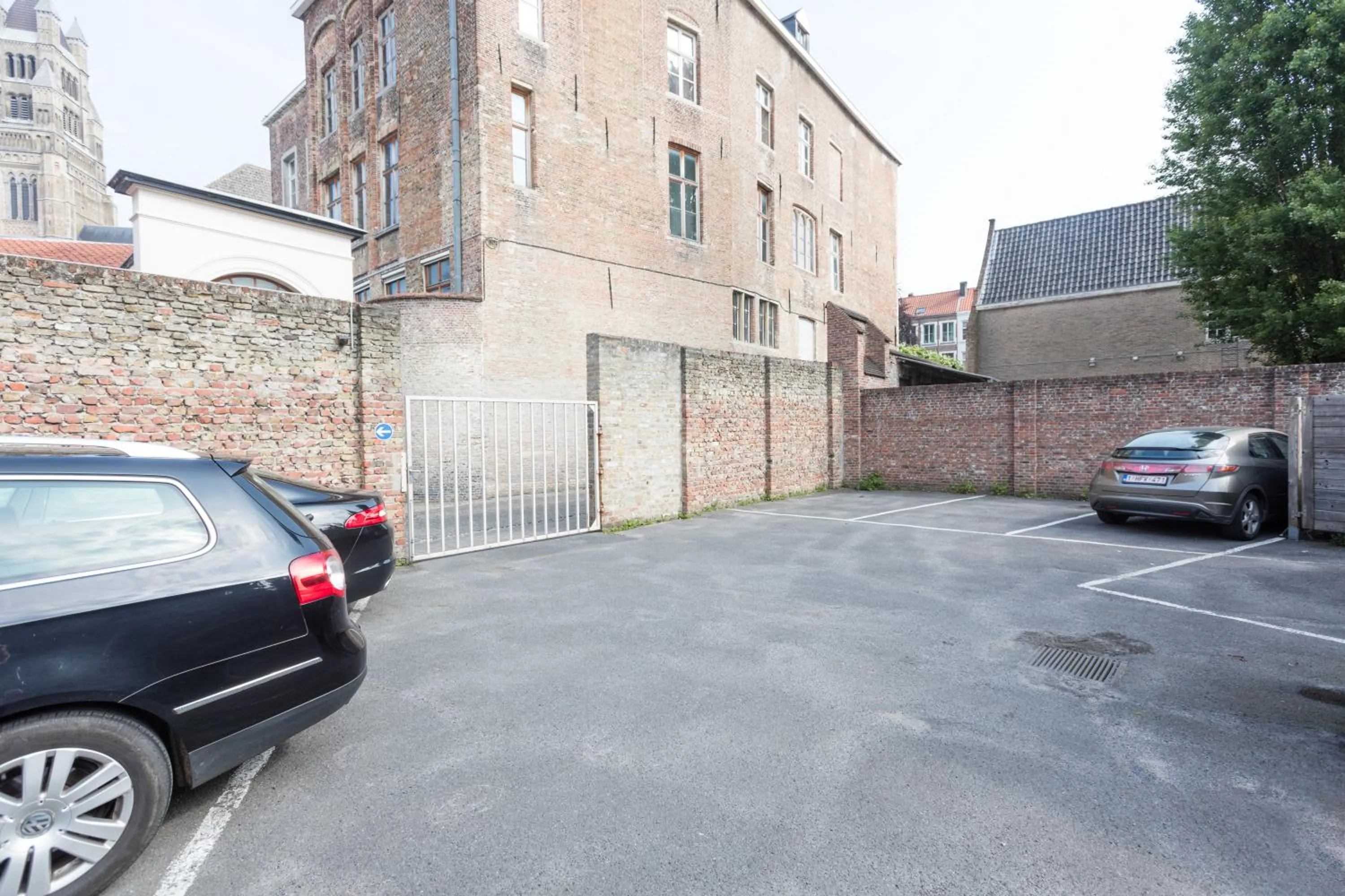On site in Bonobo Apartments