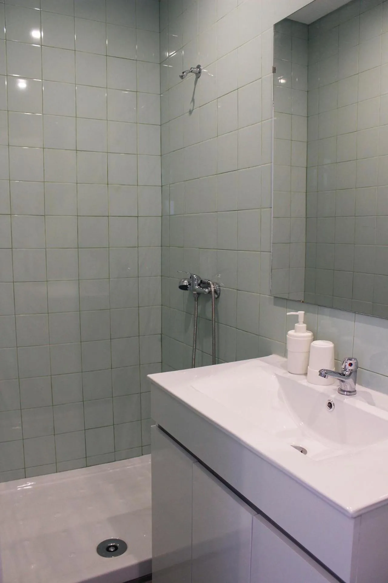 Bathroom in Down Bonjardim Apartments