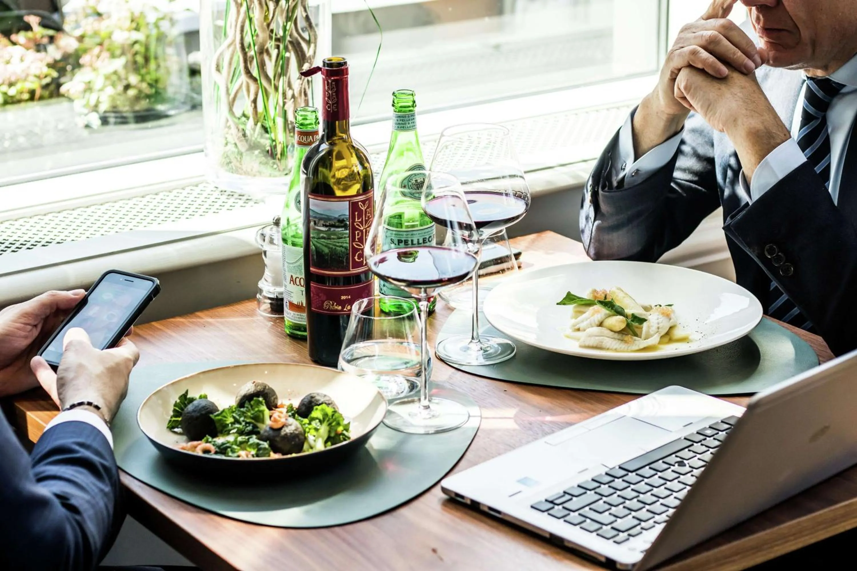 Lounge or bar in Hilton Brussels Grand Place