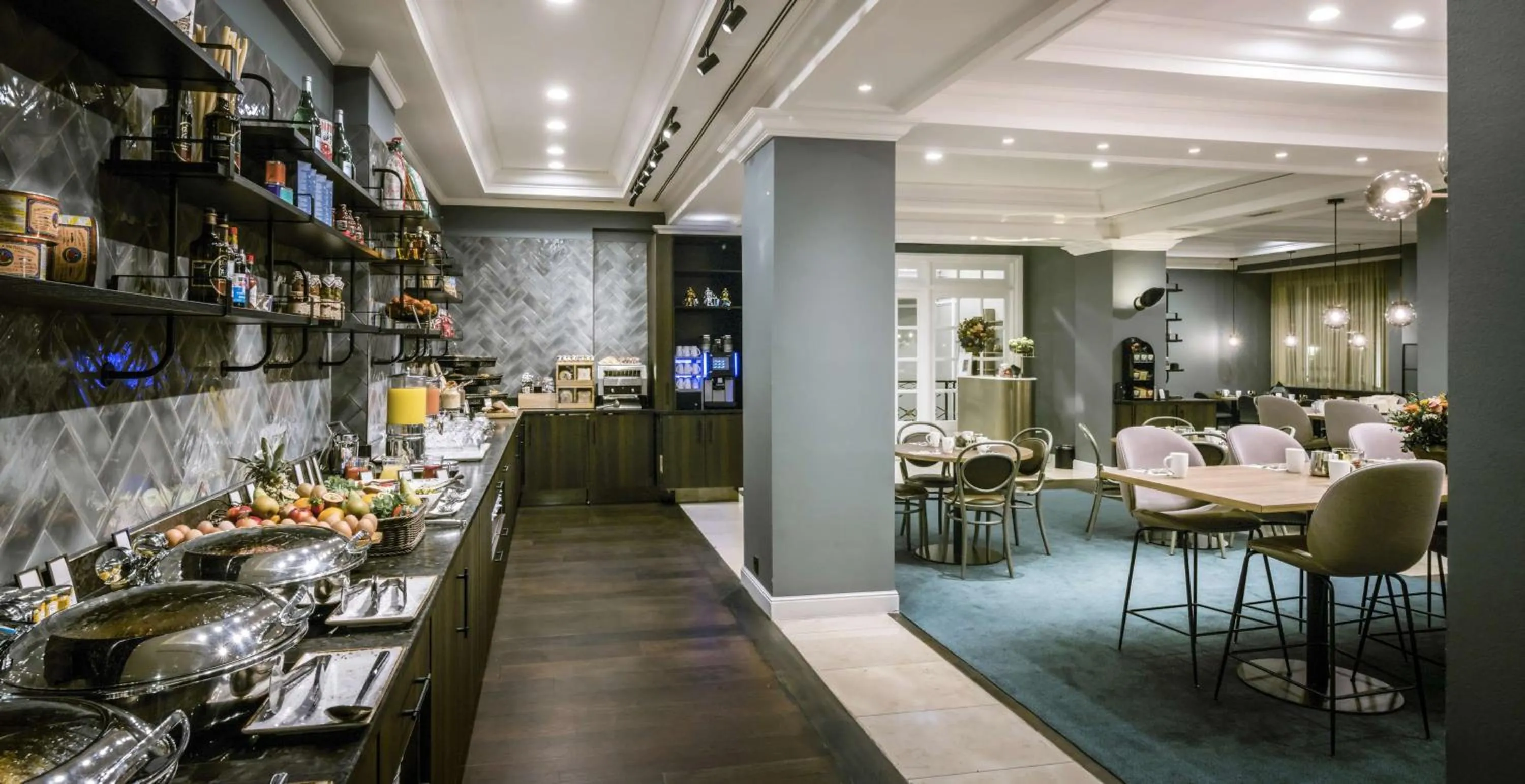 Dining area in Hilton Brussels Grand Place
