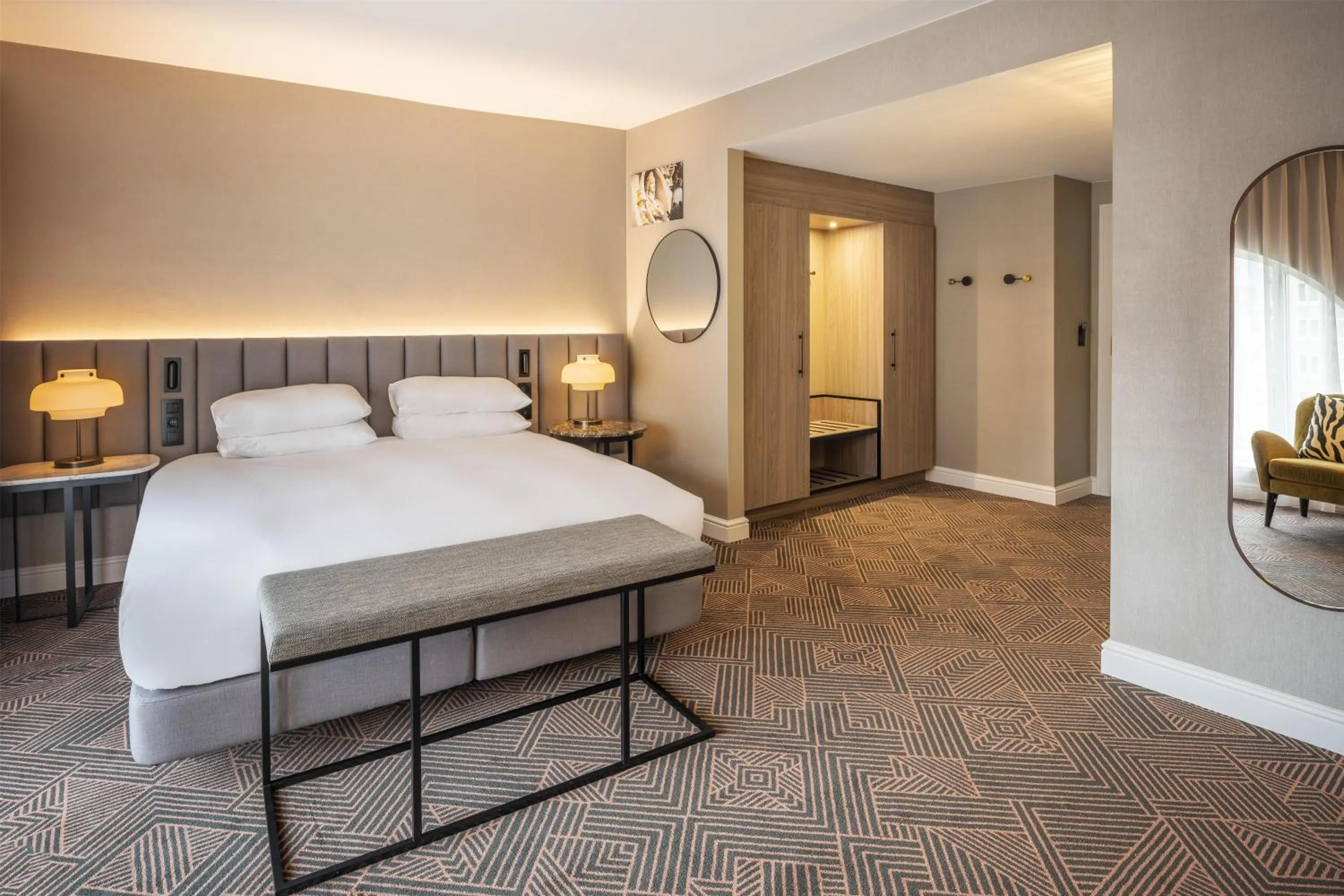 Photo of the whole room, Bed in Hilton Brussels Grand Place