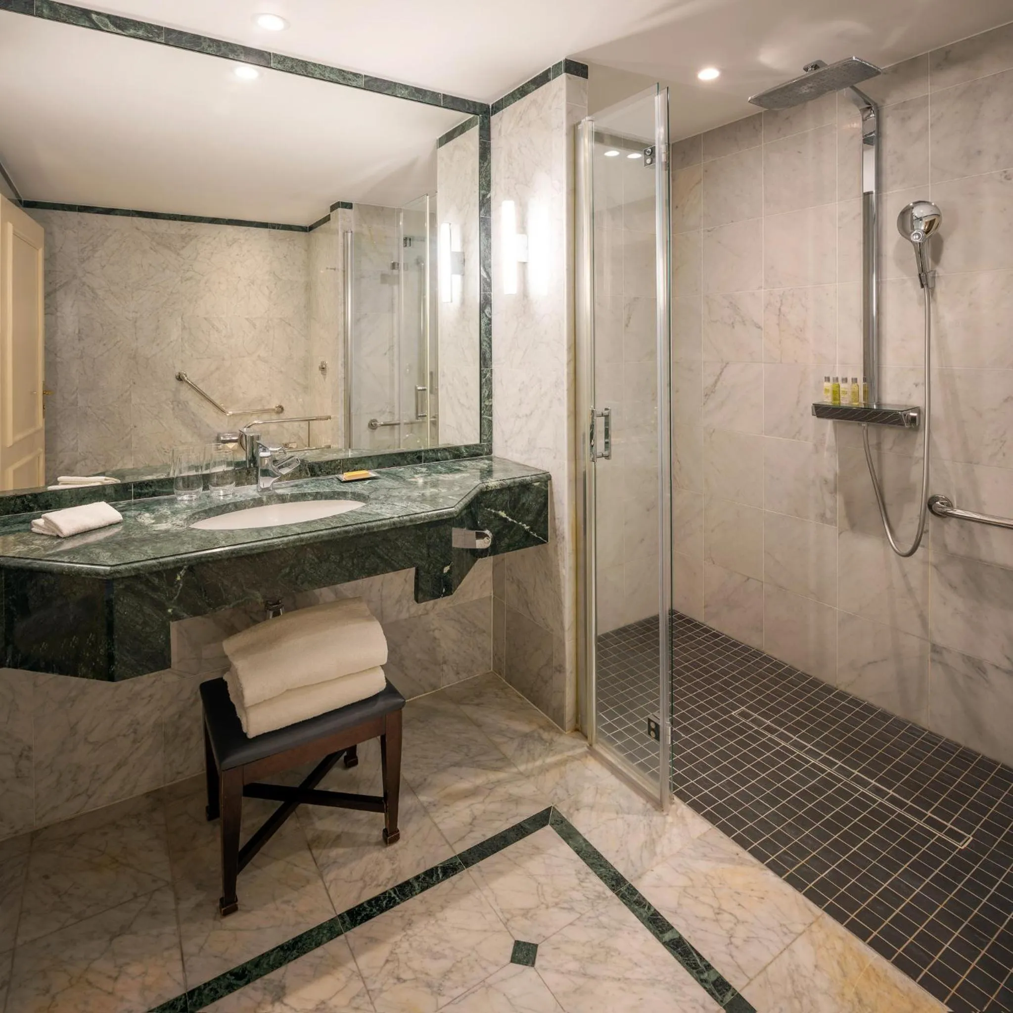 Bathroom in Hilton Brussels Grand Place