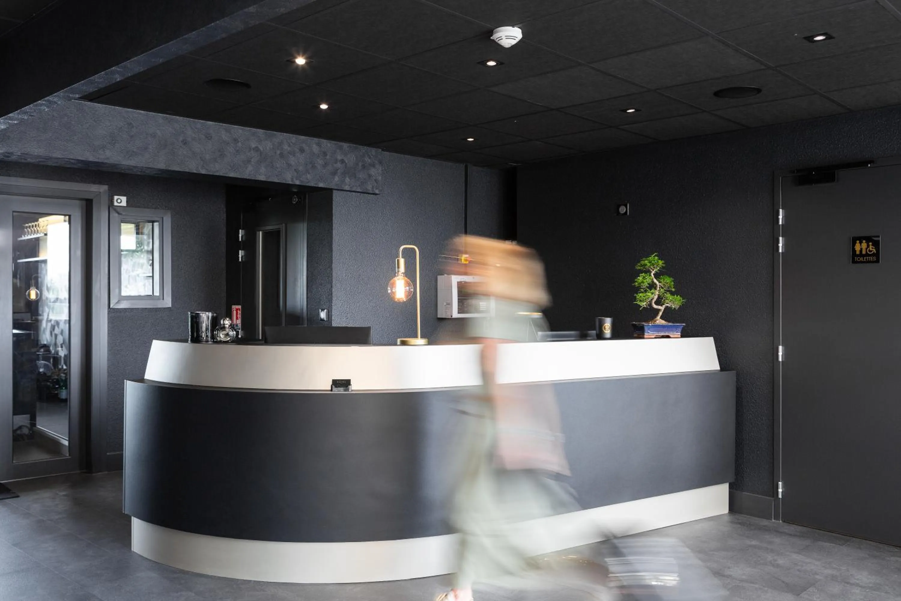 Lobby or reception in Hotel L'Ortega - Rennes St Jacques Aéroport