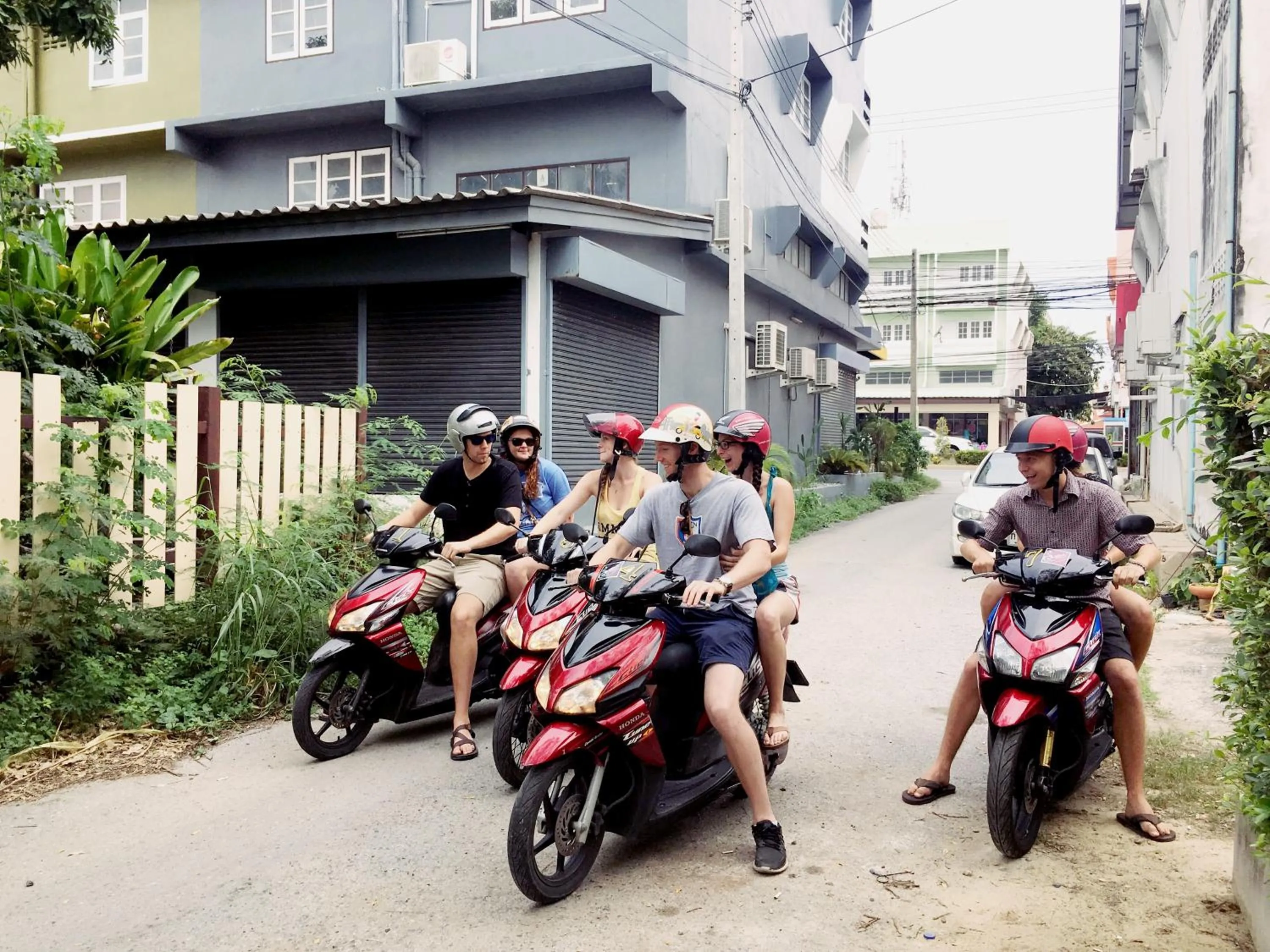 group of guests in Early Bird Hostel Ayutthaya
