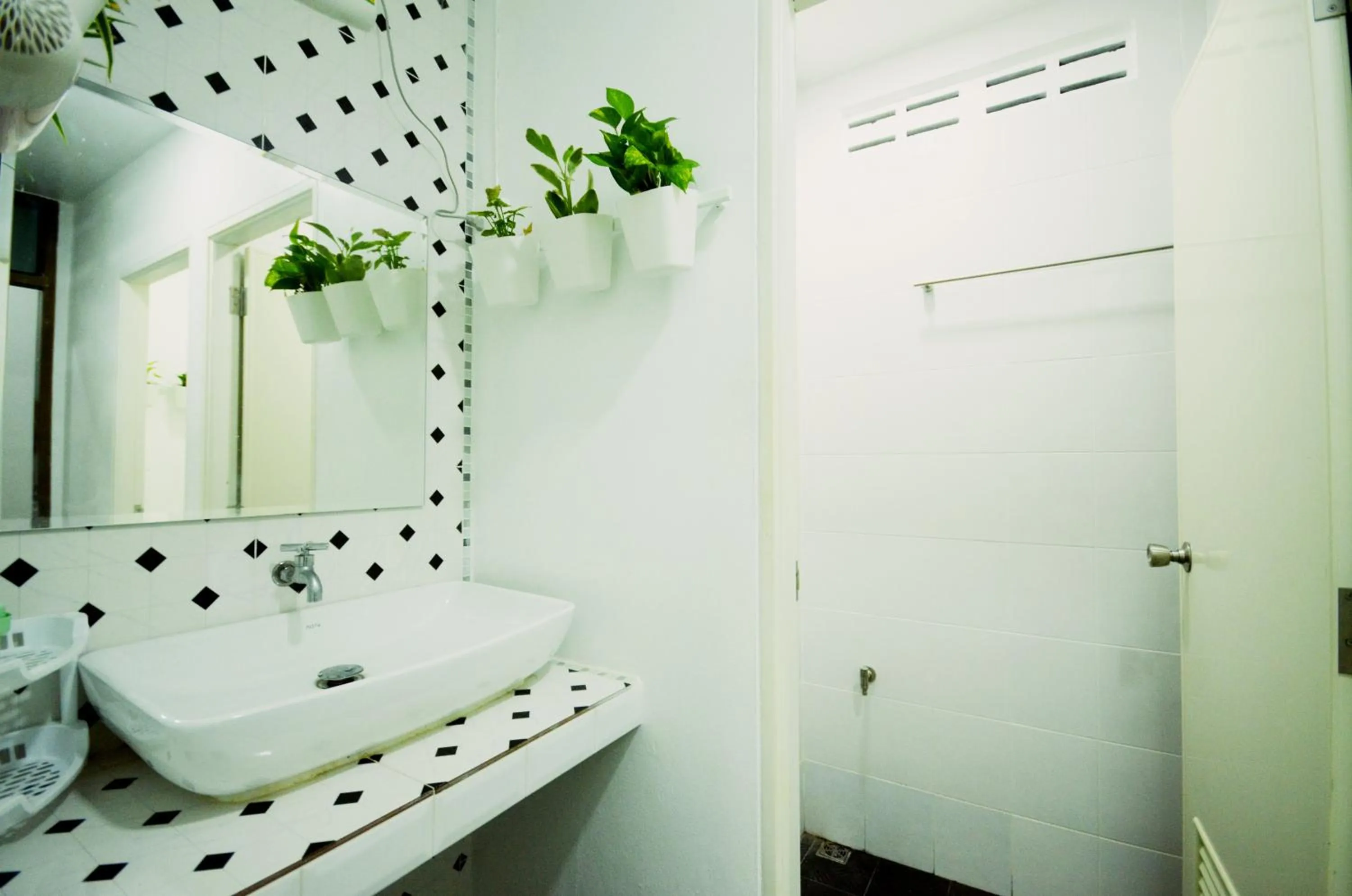 Bathroom in Early Bird Hostel Ayutthaya