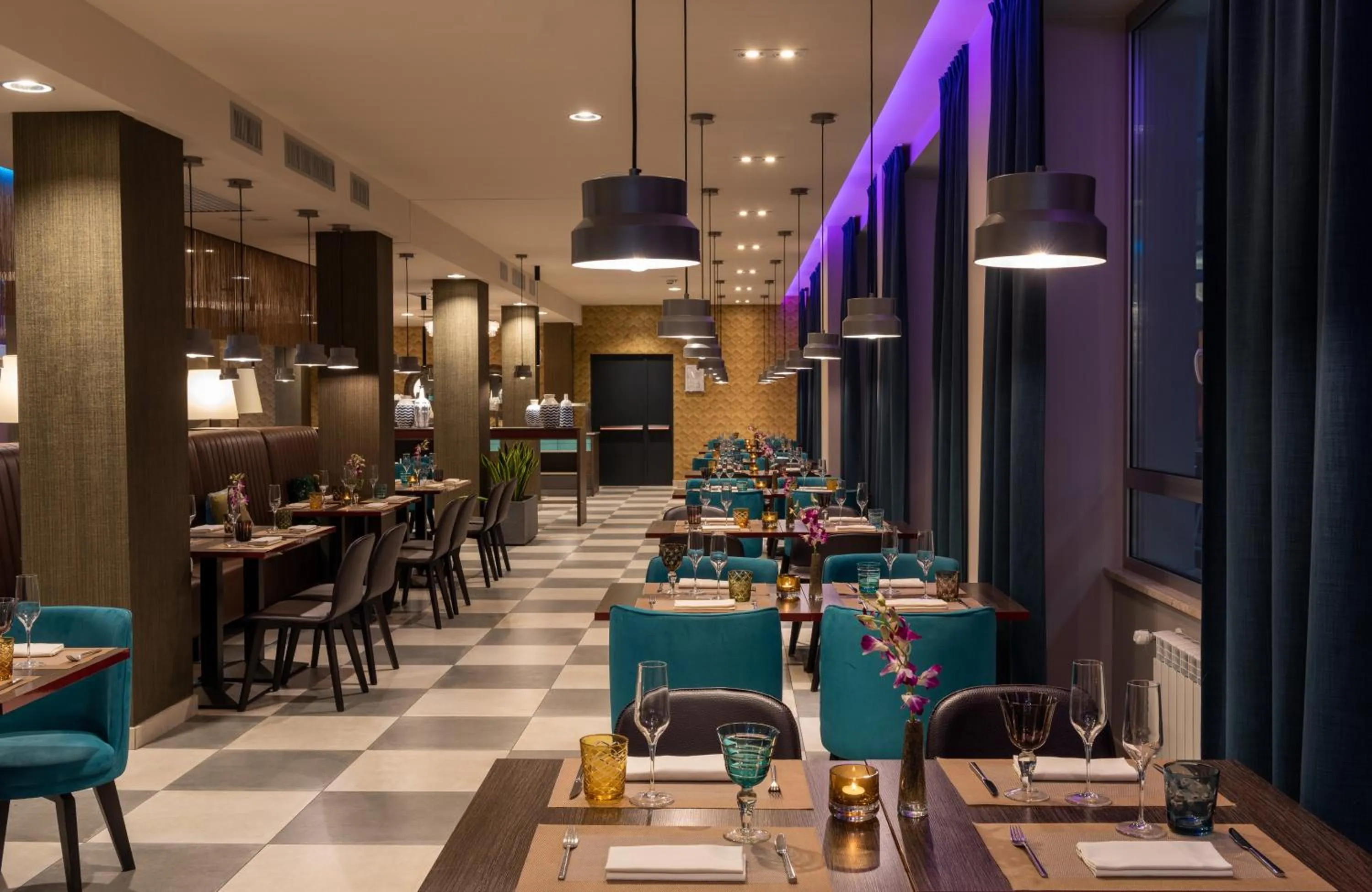 Restaurant/places to eat in NYX Hotel Milan by Leonardo Hotels