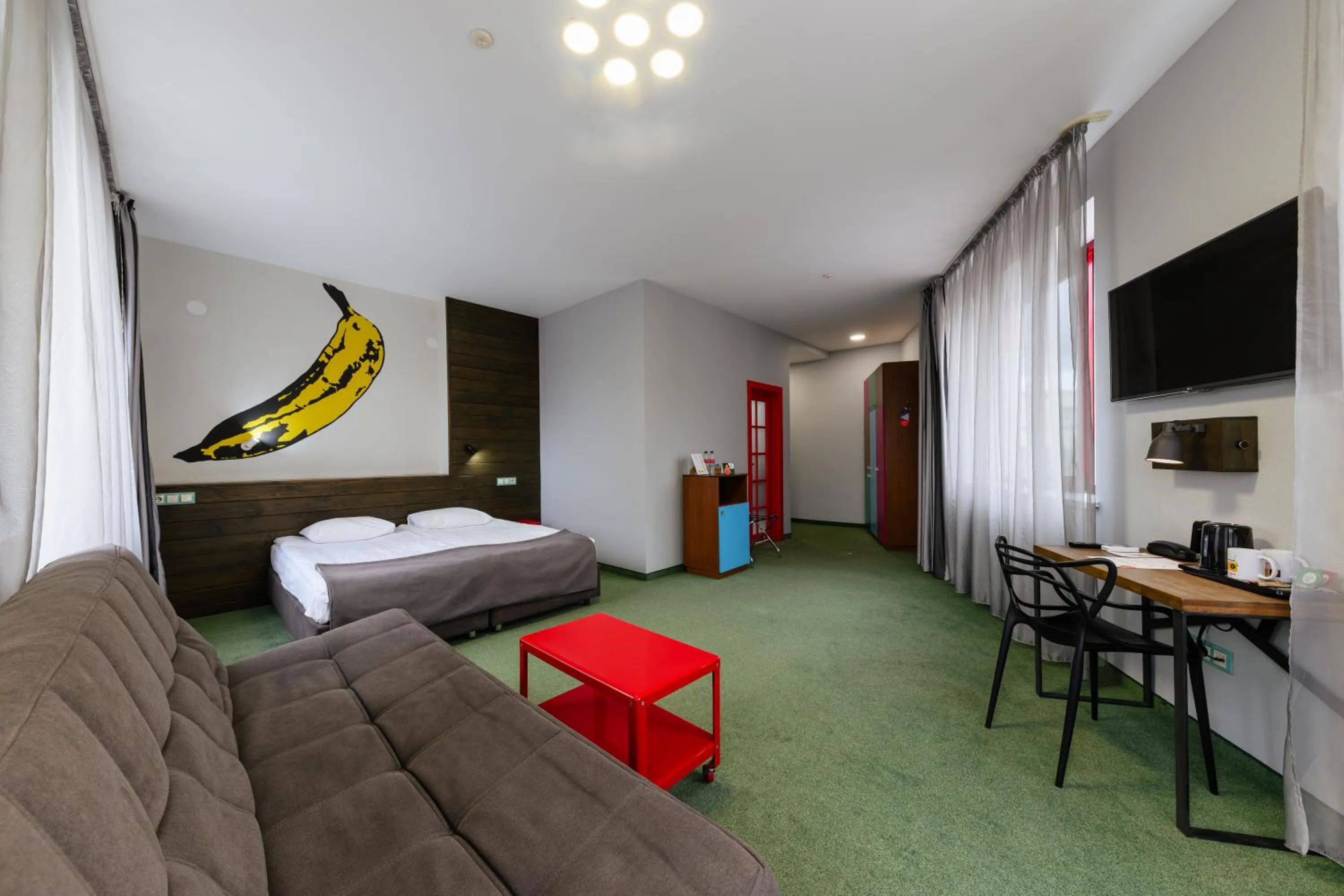 Emigrand Art Hotel