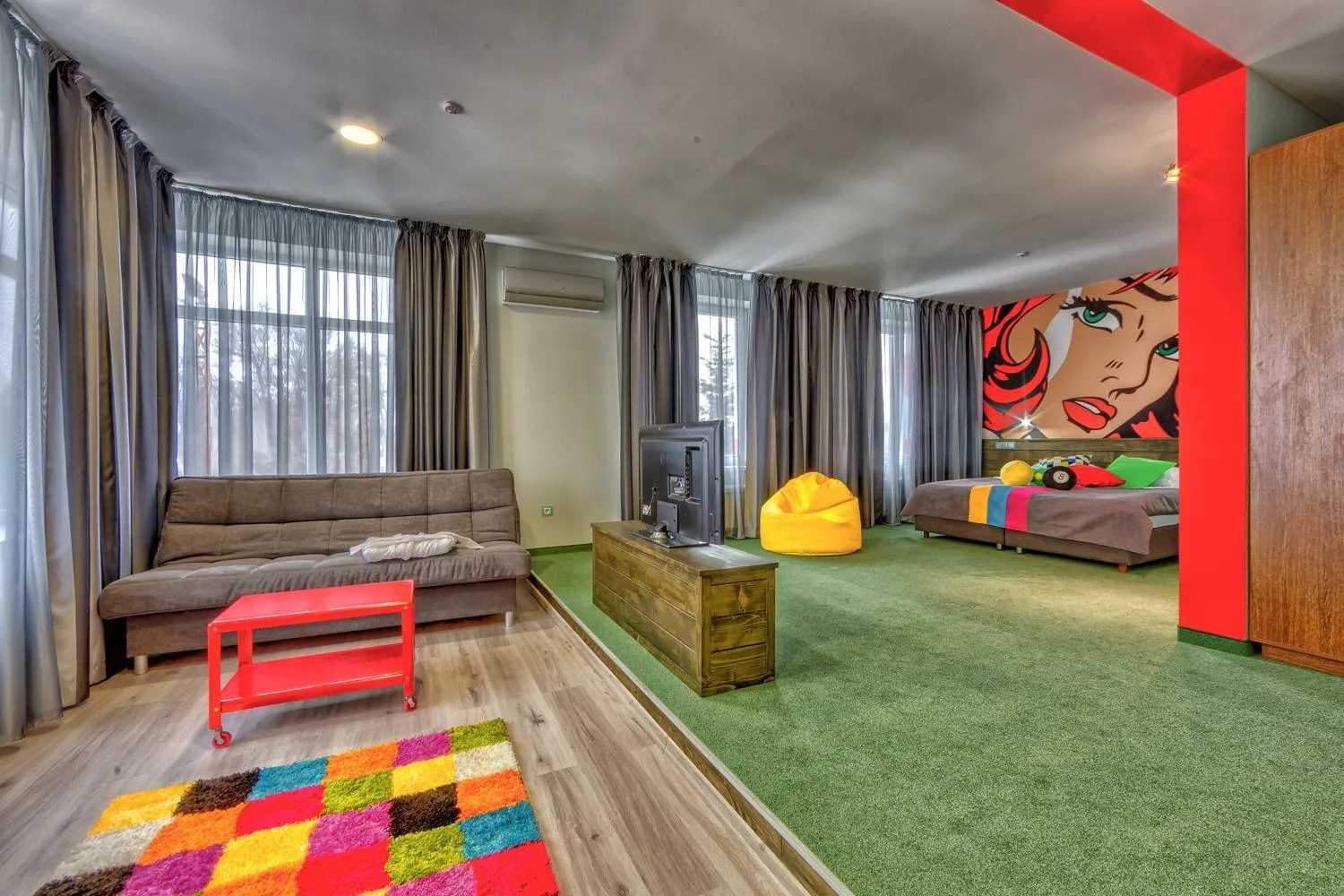 Emigrand Art Hotel