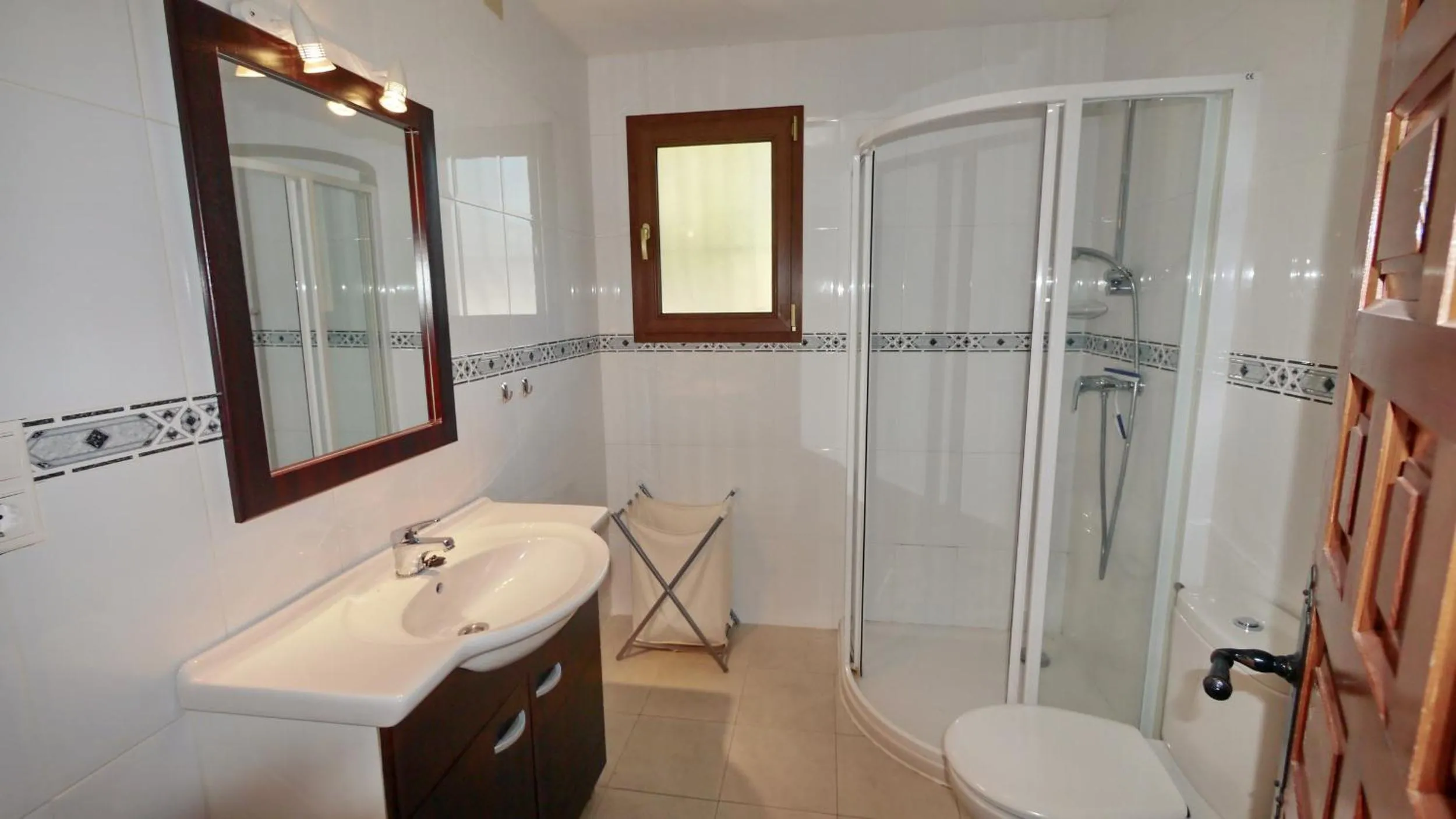 Villa Yvonne - chill out, free WIFI, close to facilities