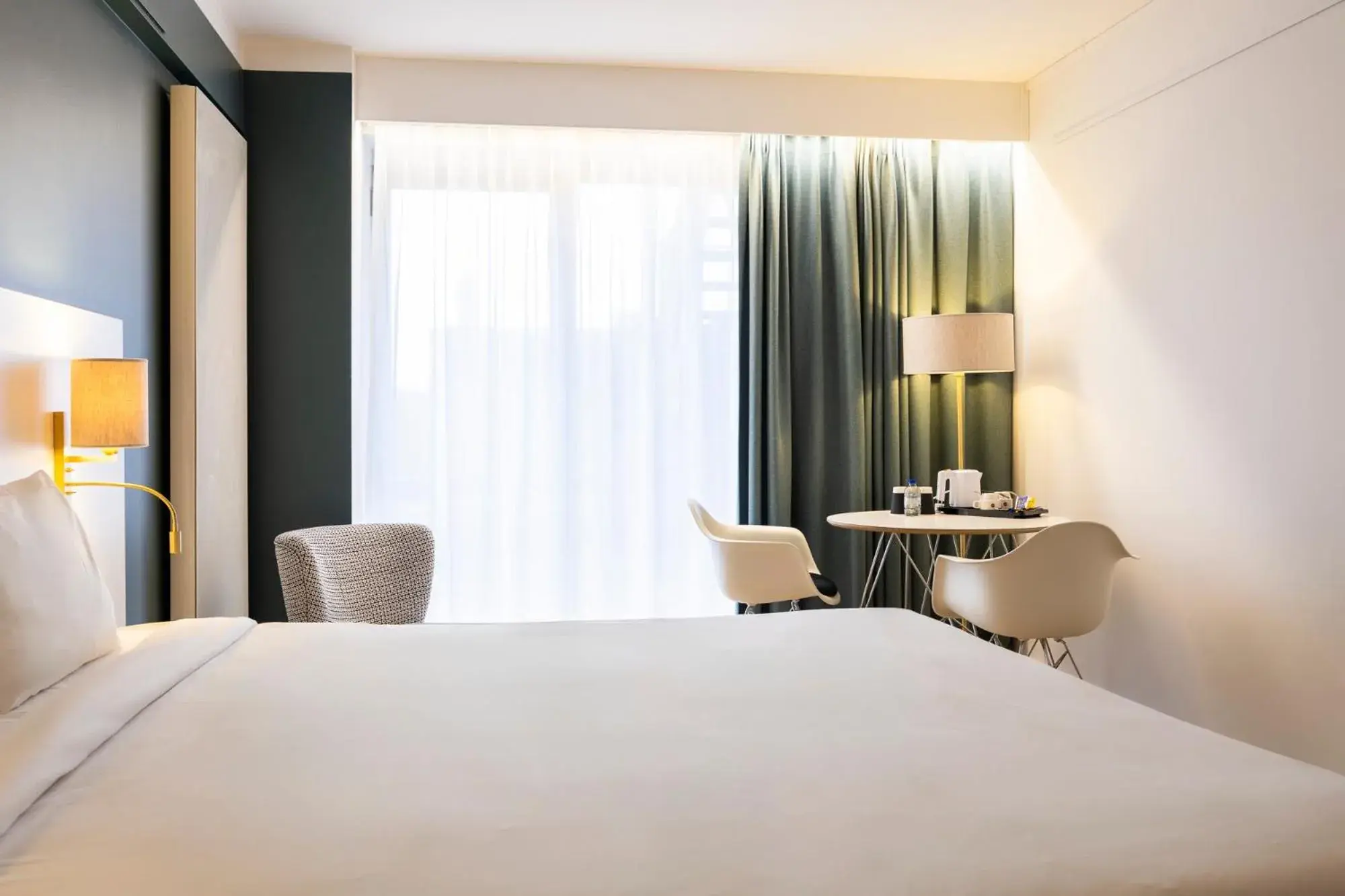 Photo of the whole room, Bed in Hotel Louise Photo of the whole room, Bed in Hotel Louise