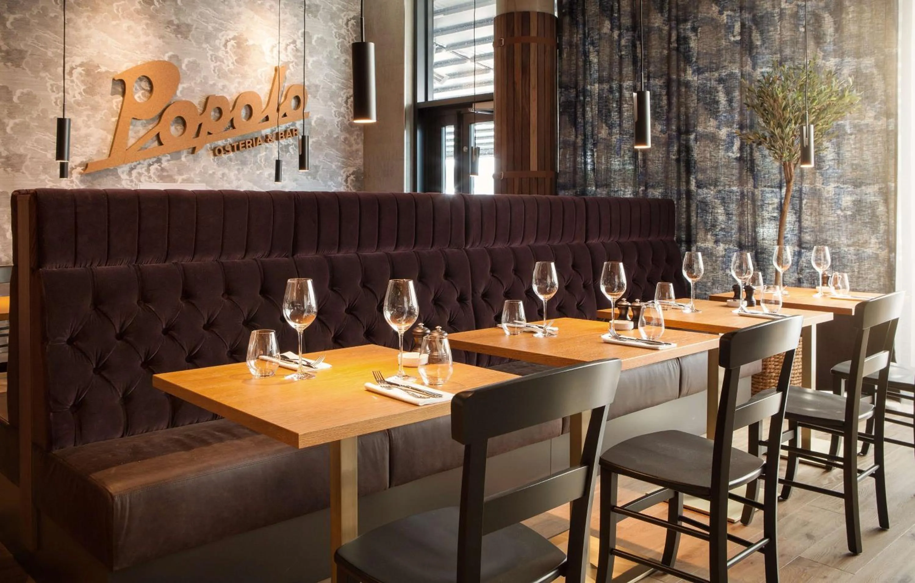 Restaurant/places to eat in Scandic Flesland Airport