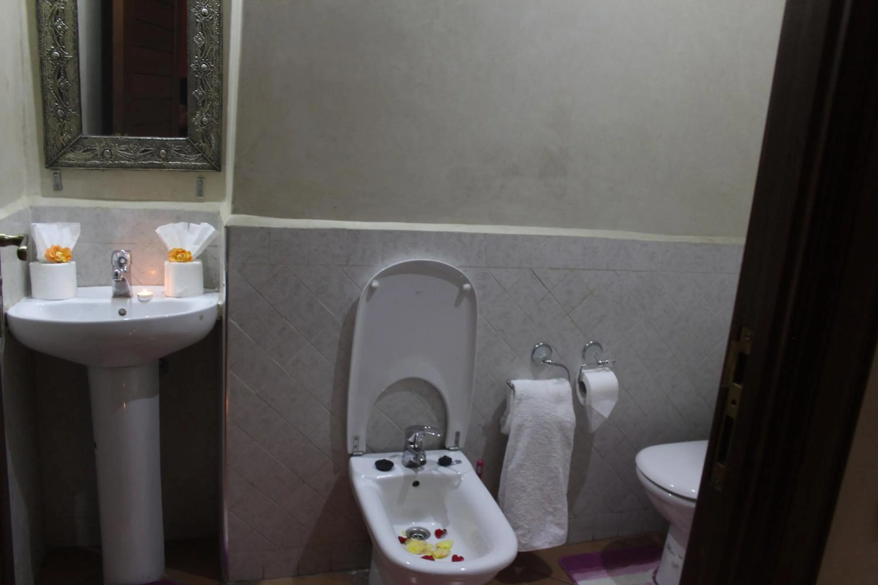 Toilet in Rooms Palace Appart-Hôtel