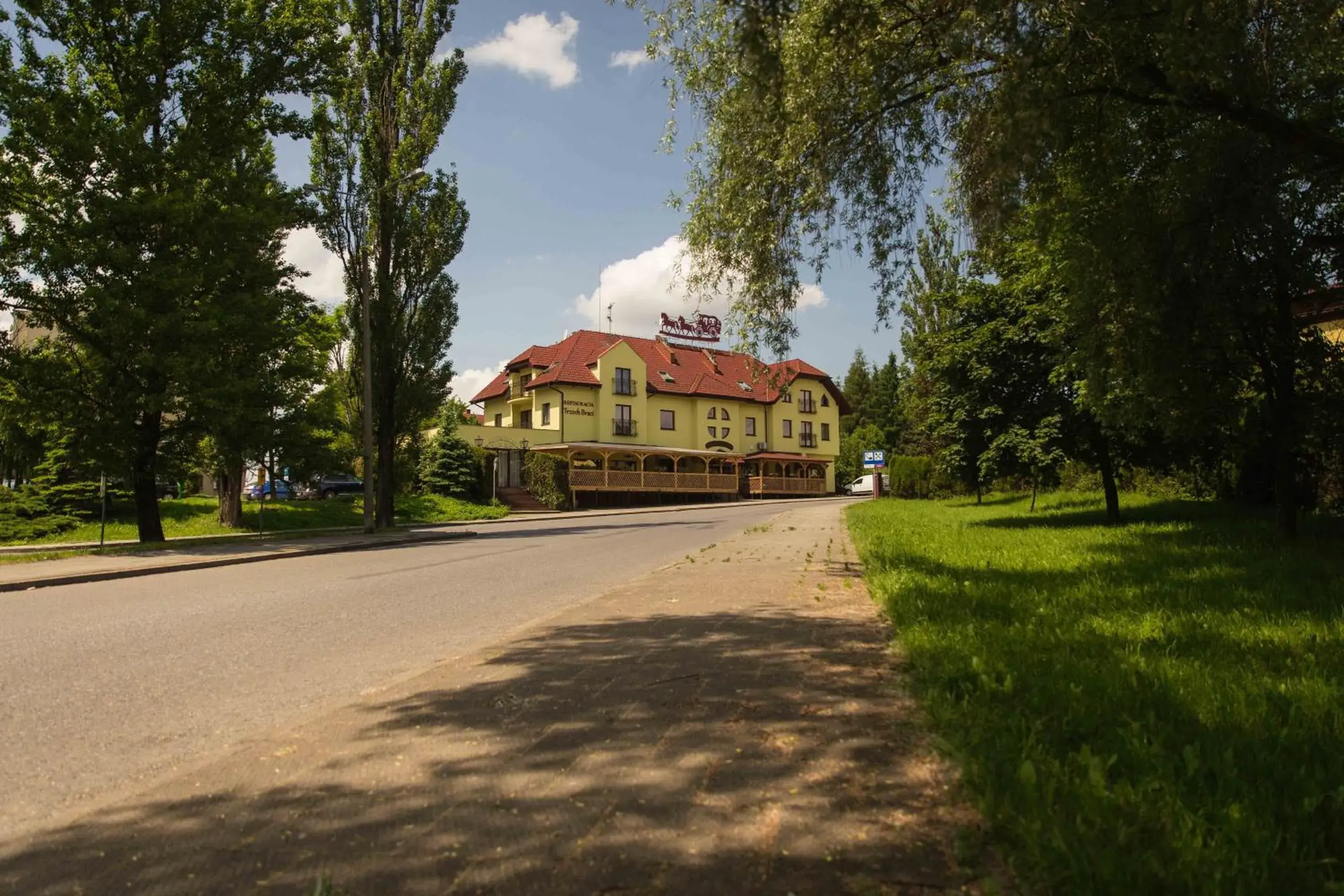 Restauracja -Zajazd trzech braci Restauracja -Zajazd trzech braci