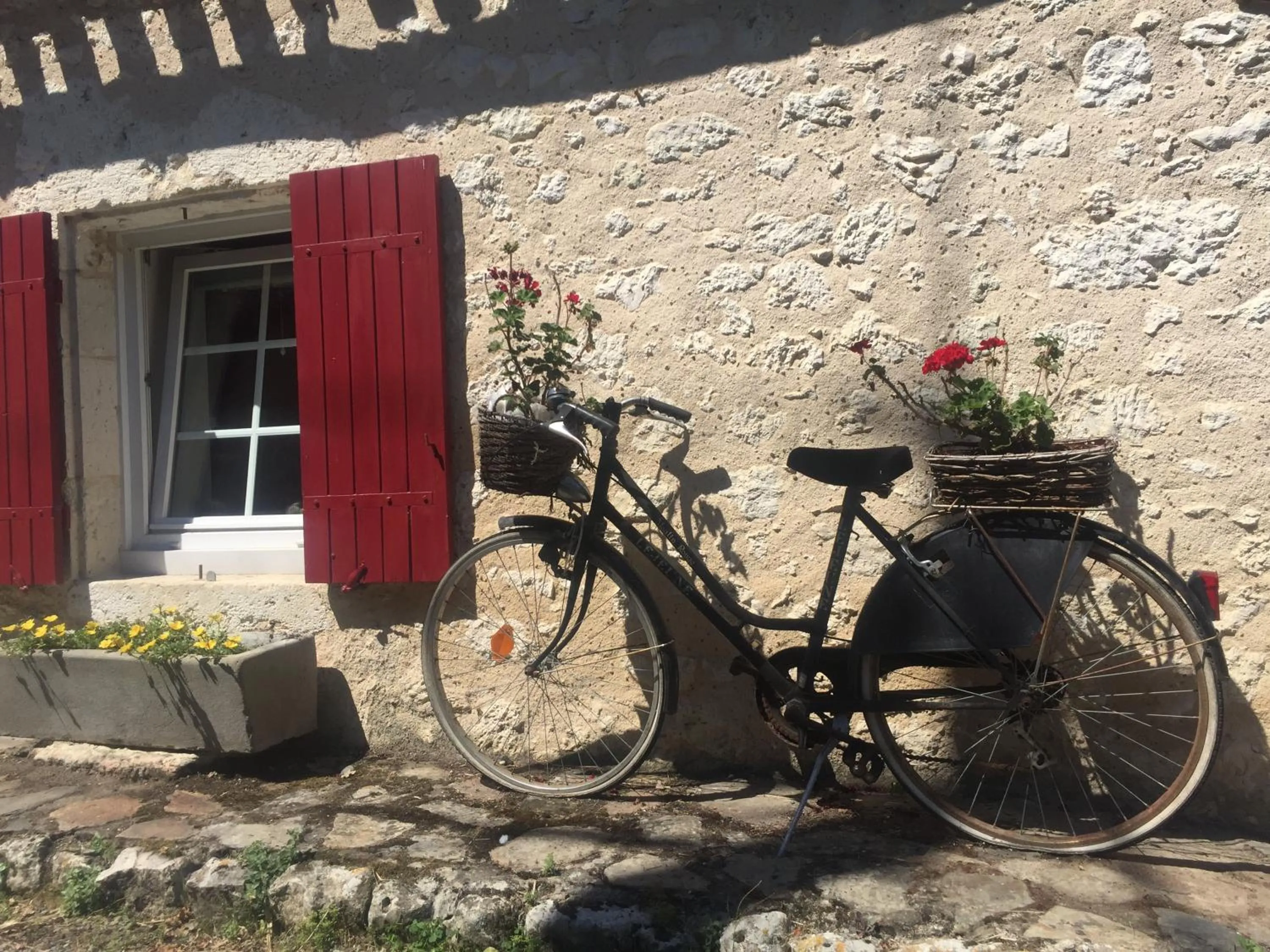 Facade/entrance in Le Peyrail