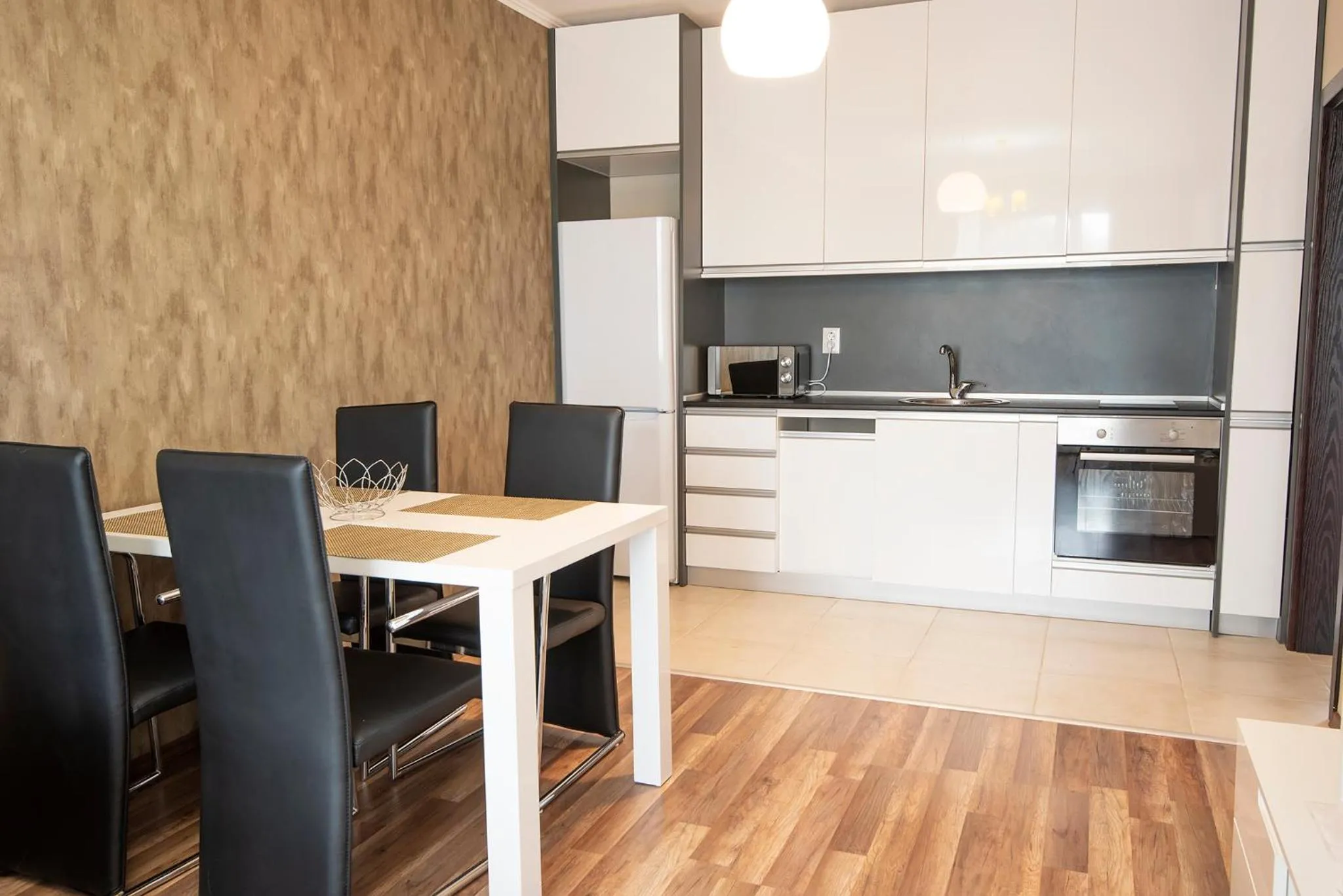 Kitchen or kitchenette in Green Paradise Deluxe Apartments