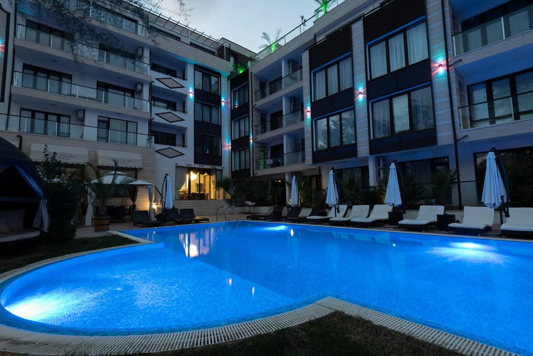 Property building in Green Paradise Deluxe Apartments
