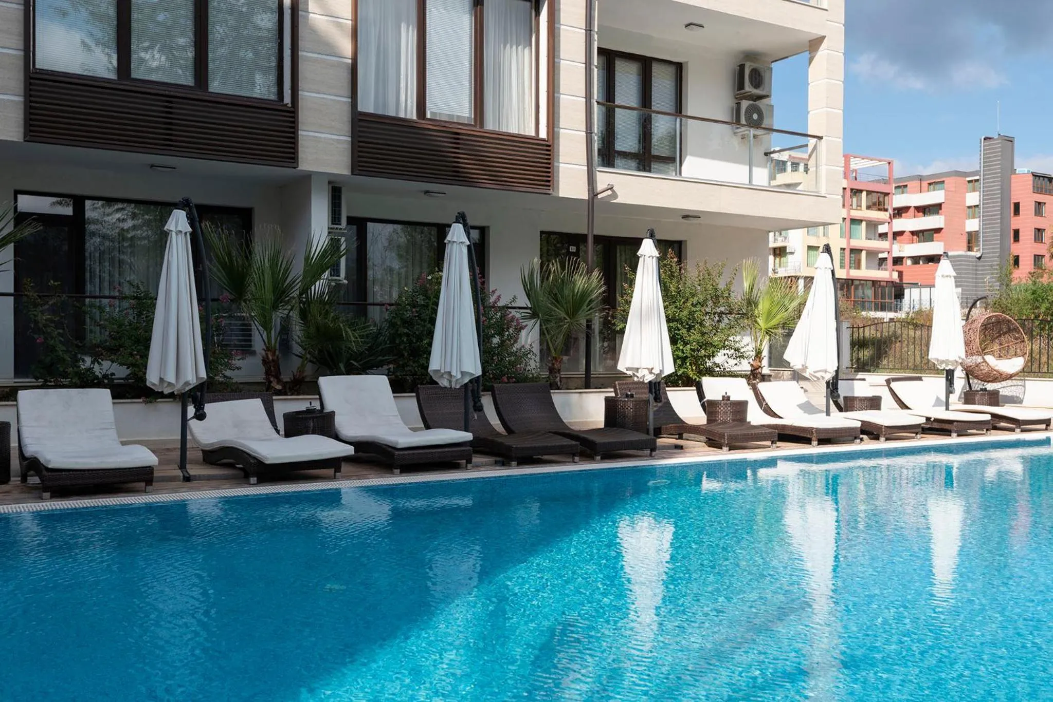 Property building in Green Paradise Deluxe Apartments