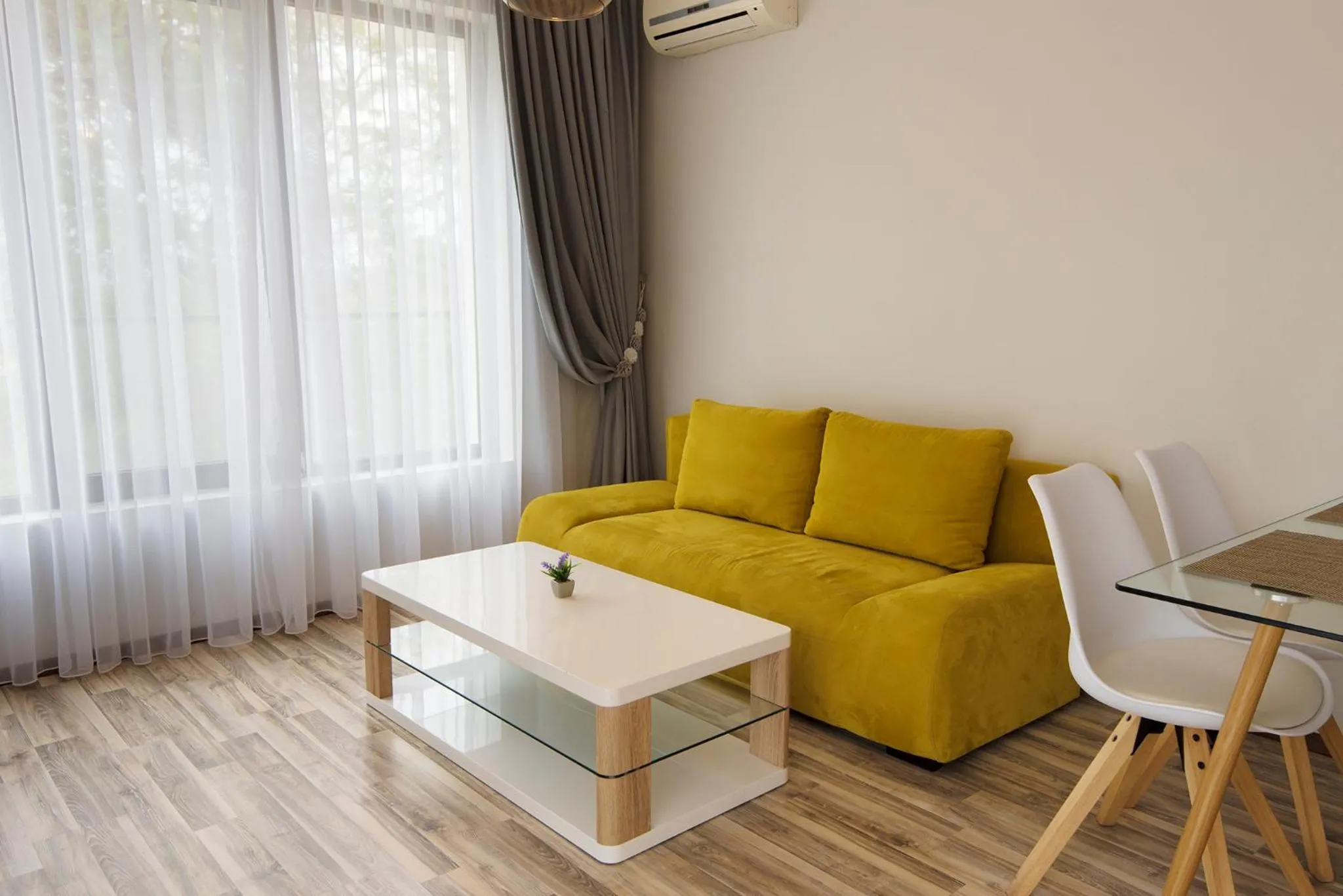 Living room in Green Paradise Deluxe Apartments