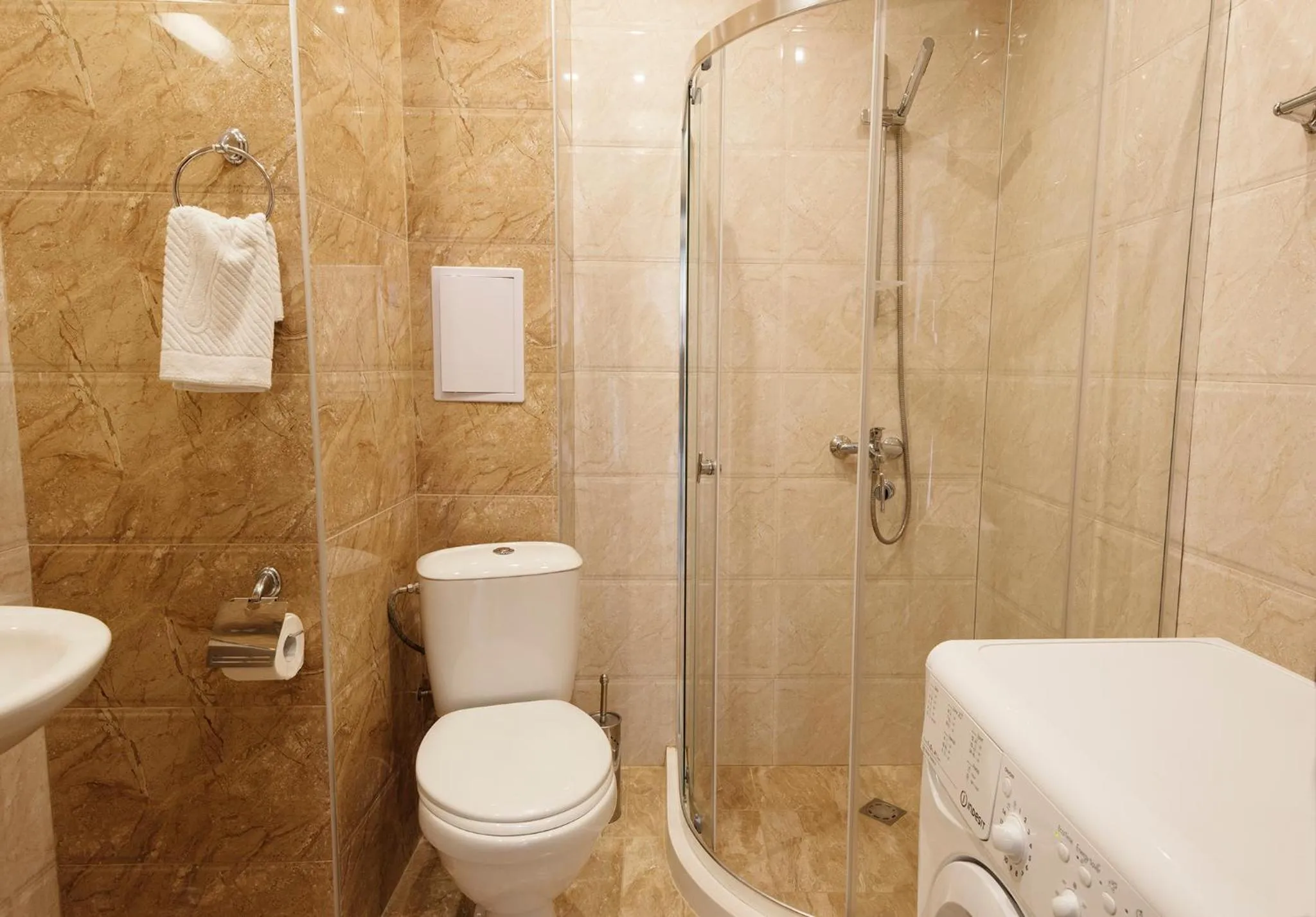 Bathroom in Green Paradise Deluxe Apartments