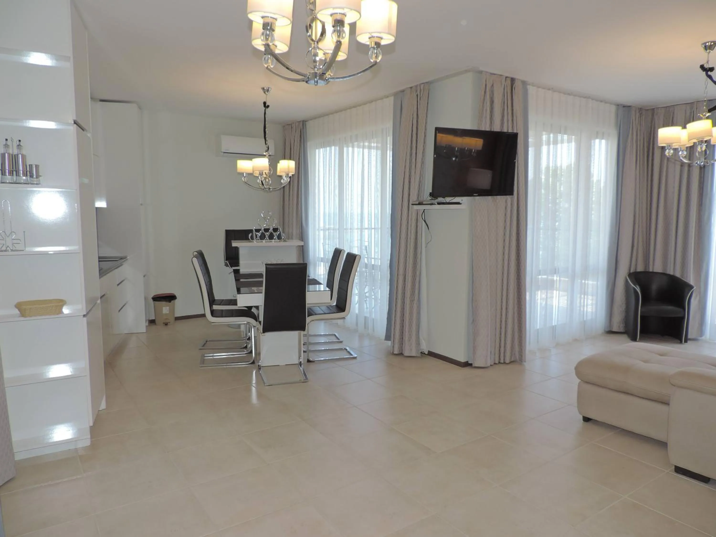 Living room in Green Paradise Deluxe Apartments