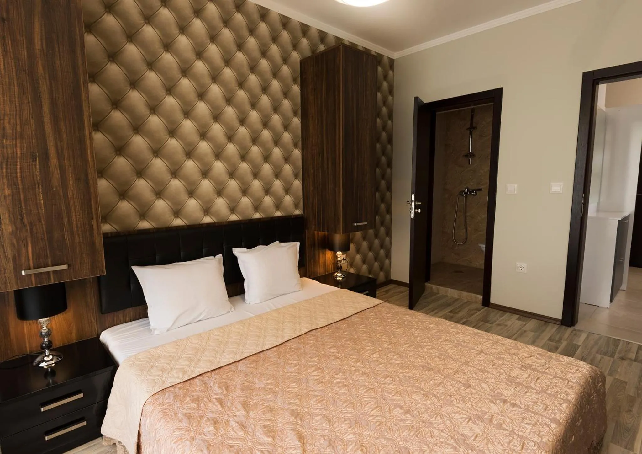 Bedroom, Bed in Green Paradise Deluxe Apartments