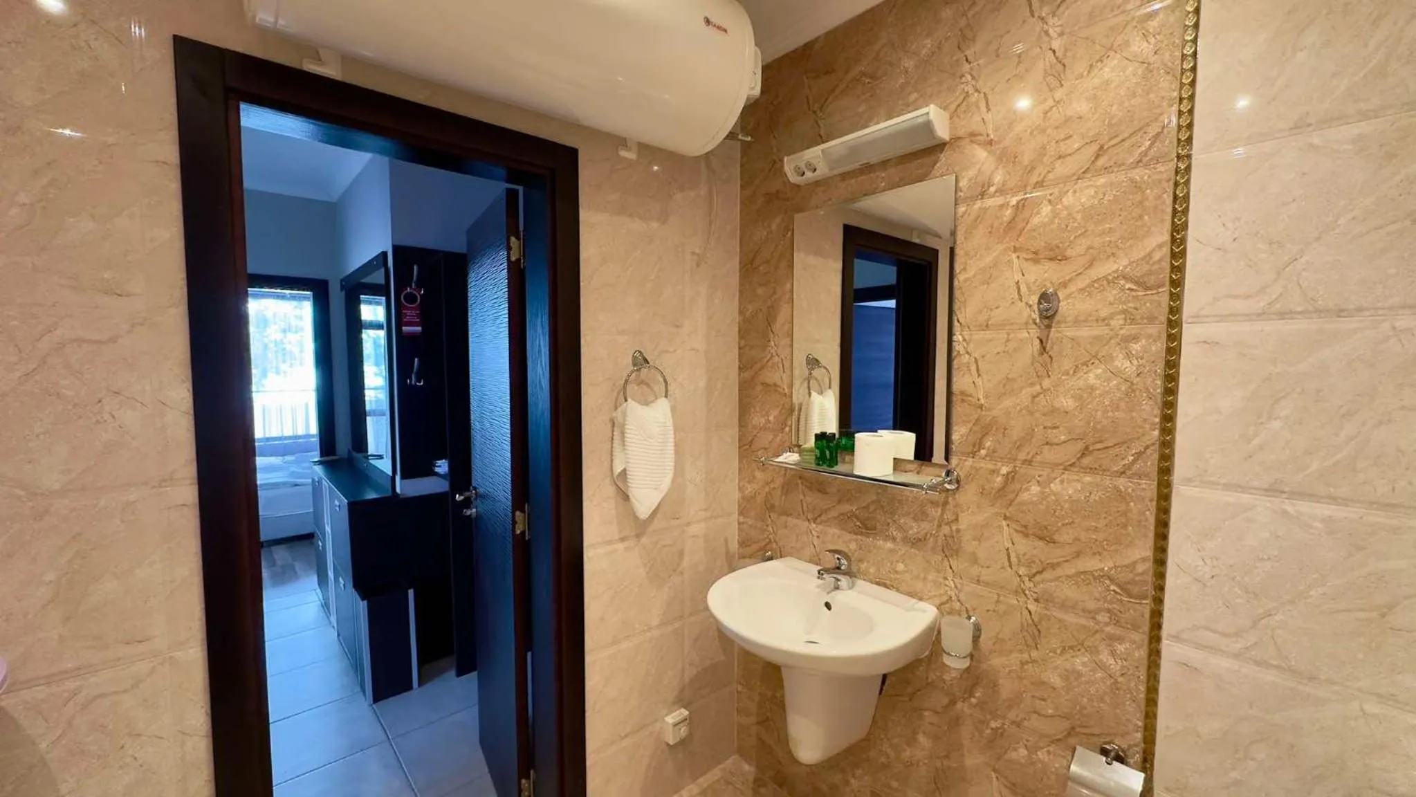 Bathroom in Green Paradise Deluxe Apartments