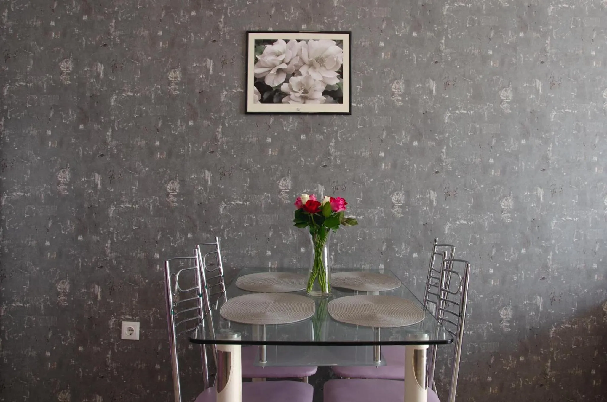 Dining area in Green Paradise Deluxe Apartments