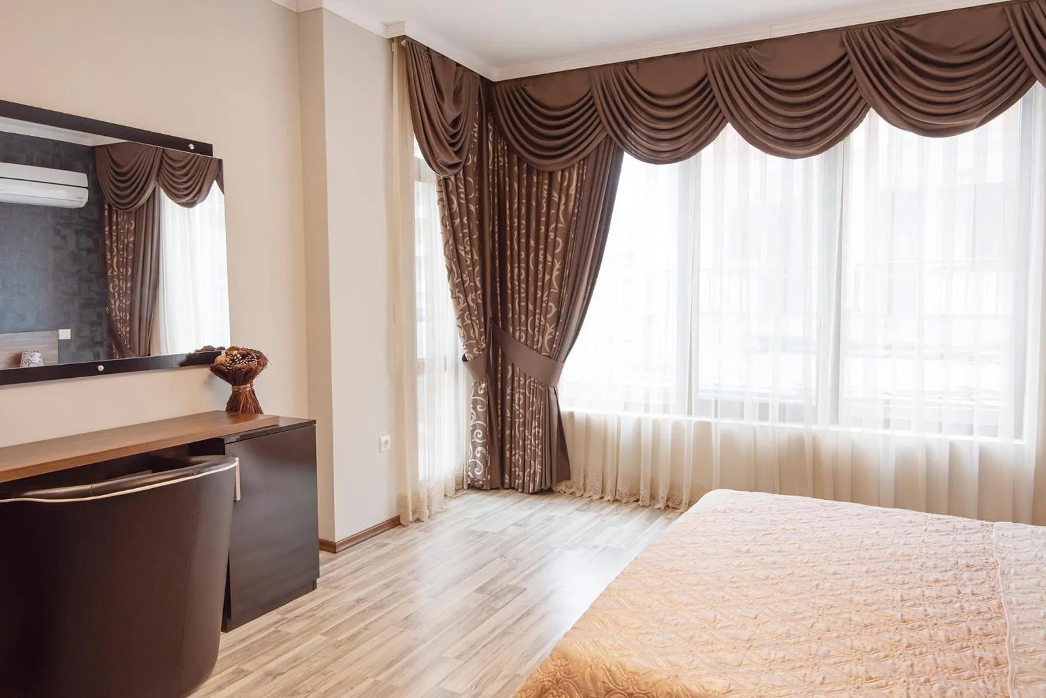 Bedroom, Bed in Green Paradise Deluxe Apartments