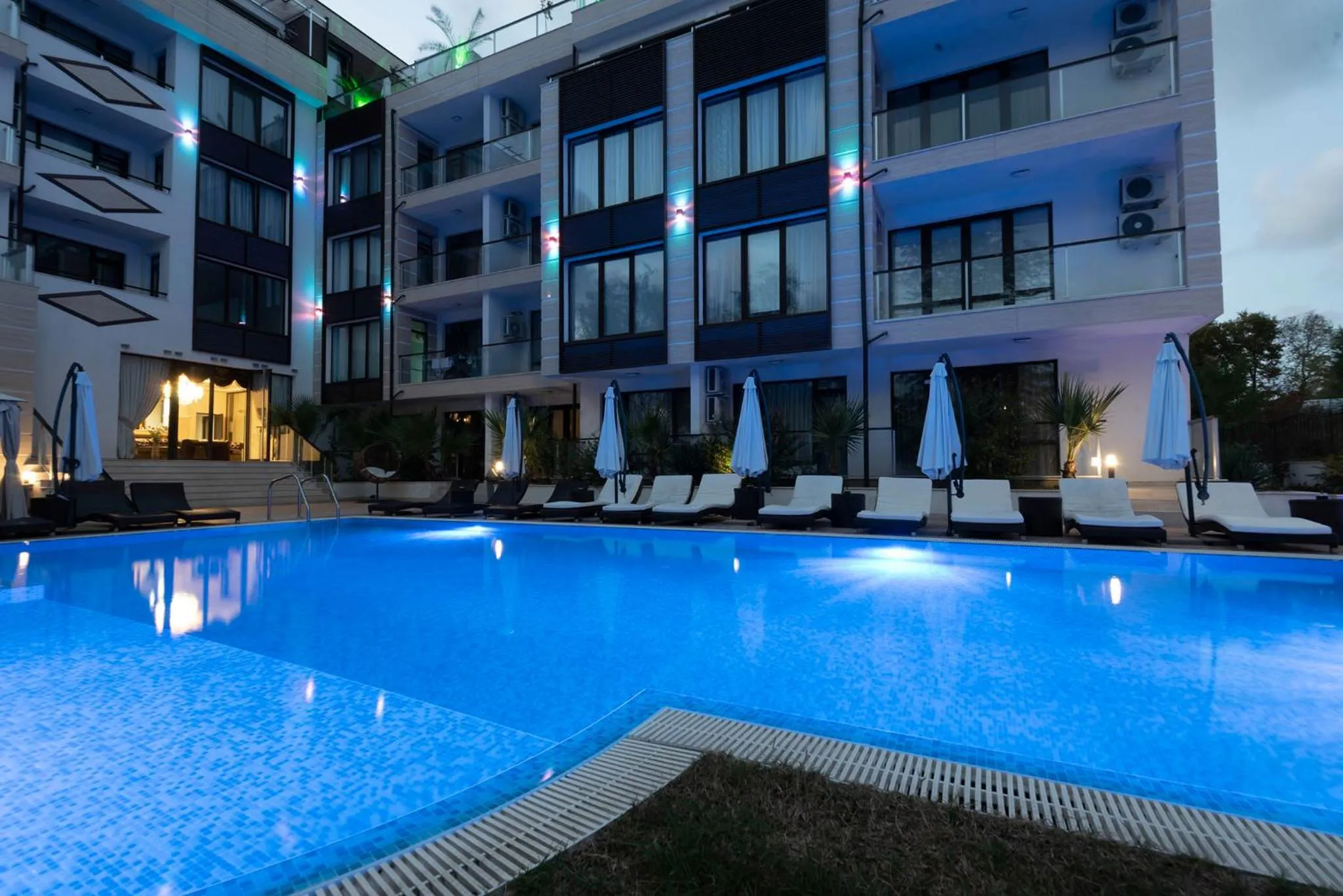 Property building in Green Paradise Deluxe Apartments